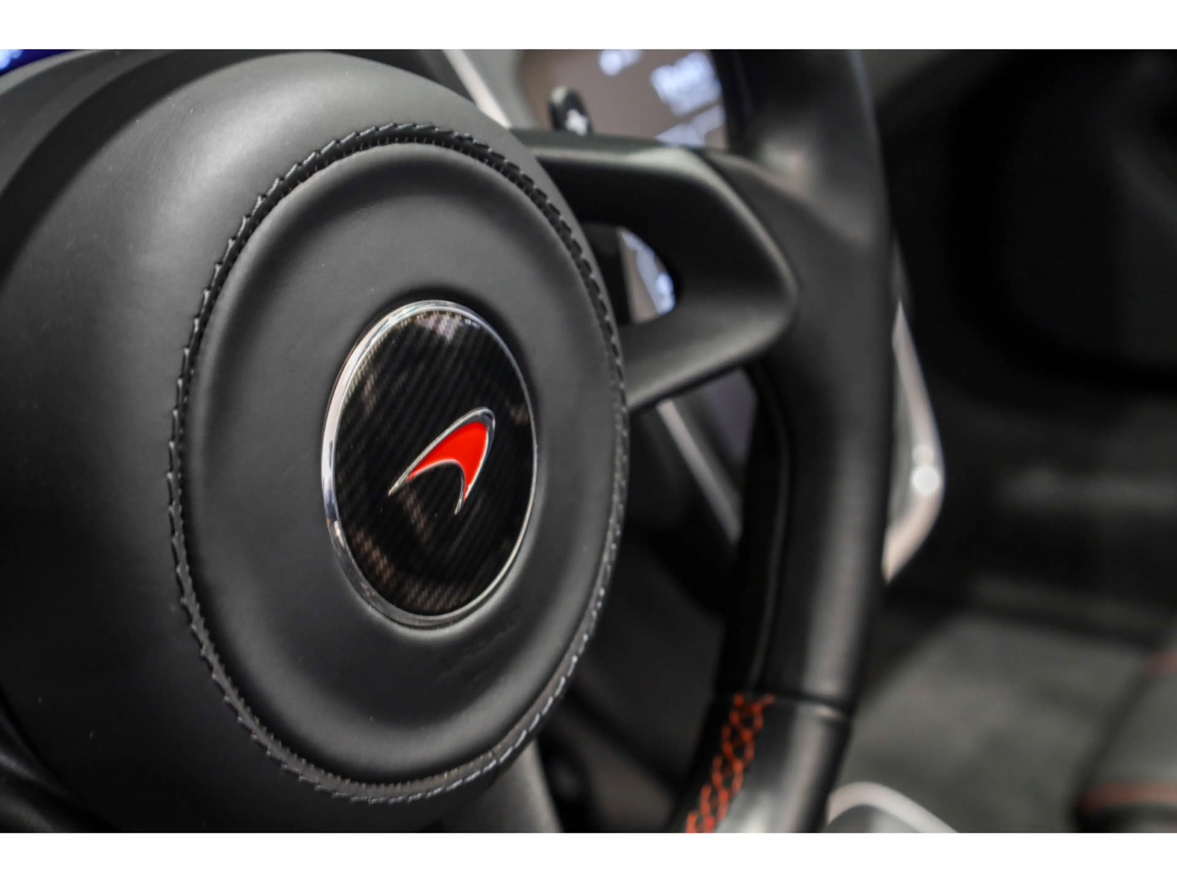 McLaren 570S Spider 3.8 V8 - FIRE BLACK — photo 13