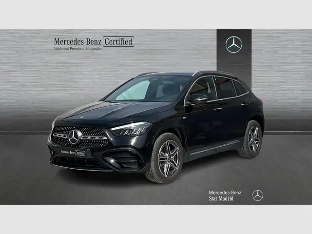Mercedes-Benz GLA 250 e con tecnología híbrida EQ