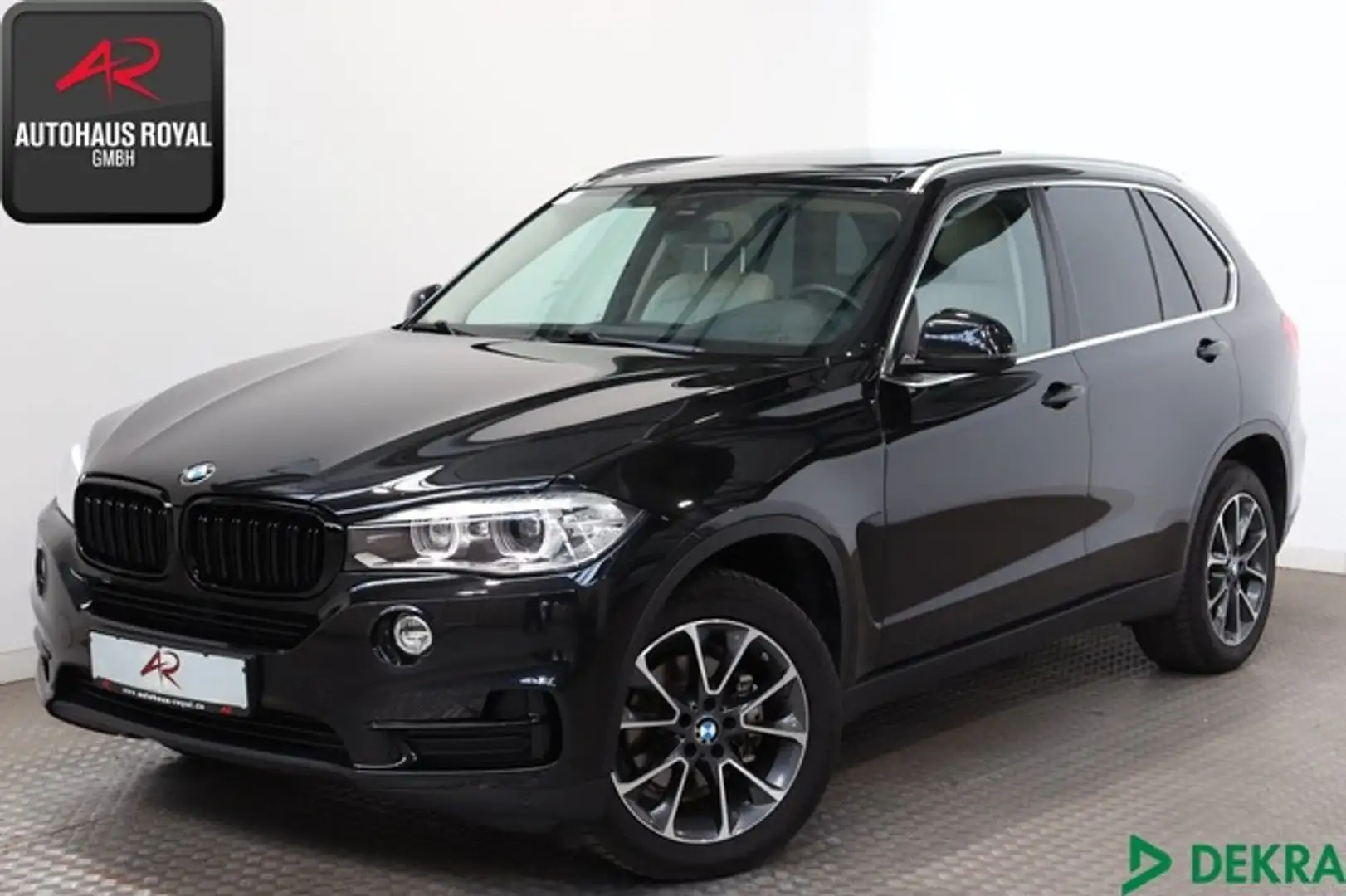 BMW X5 xDrive30d PANO,HUD,NAVPROF,KAMERA,SCHECKHEFT Schwarz - 1