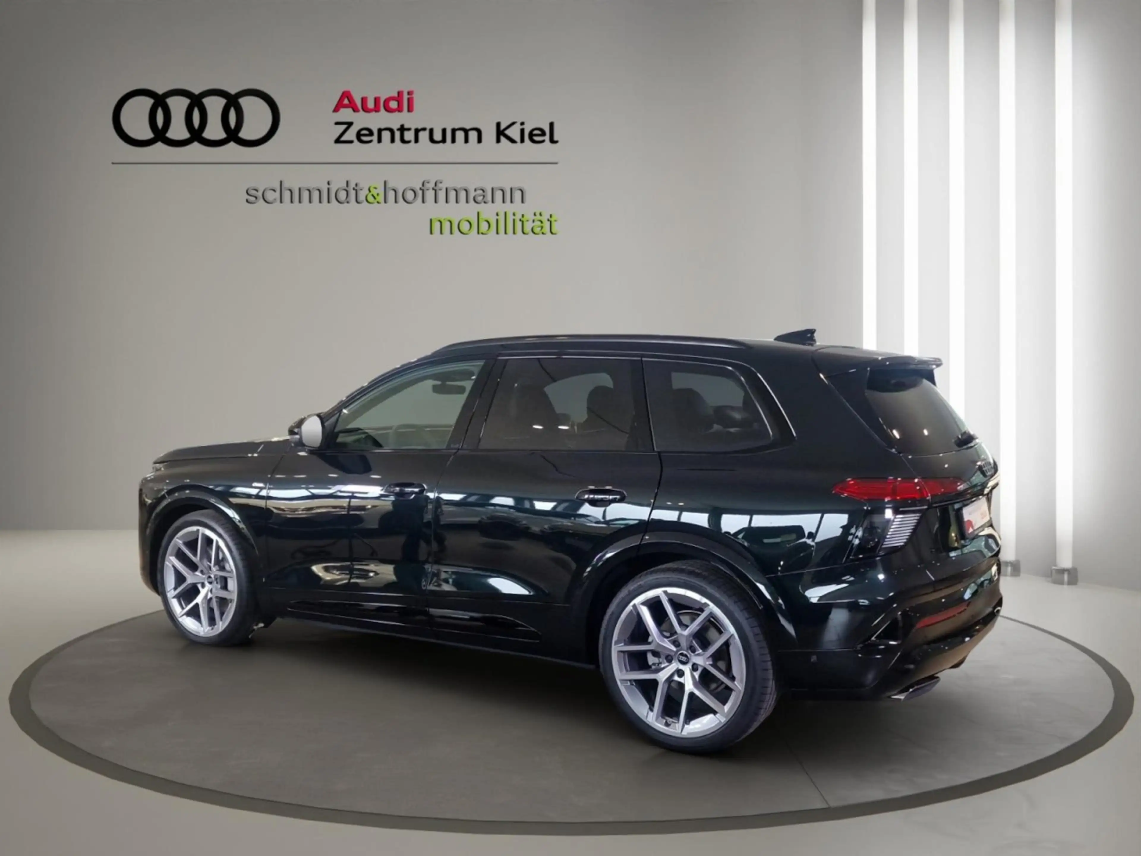 Audi Q7 SUV TDI quattro tiptronic Luft B&O Shz Klima Navi — photo 4
