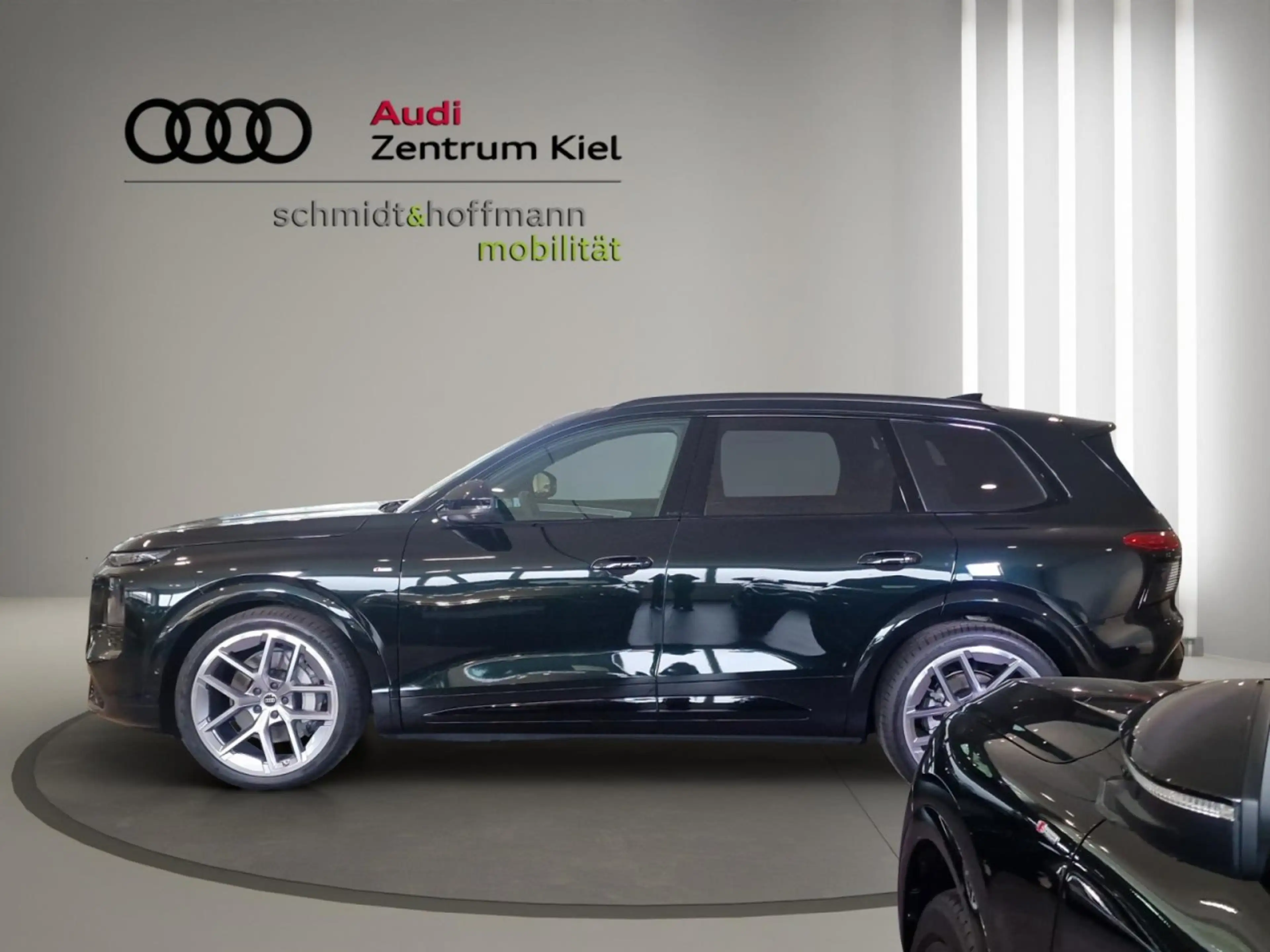 Audi Q7 SUV TDI quattro tiptronic Luft B&O Shz Klima Navi — photo 3