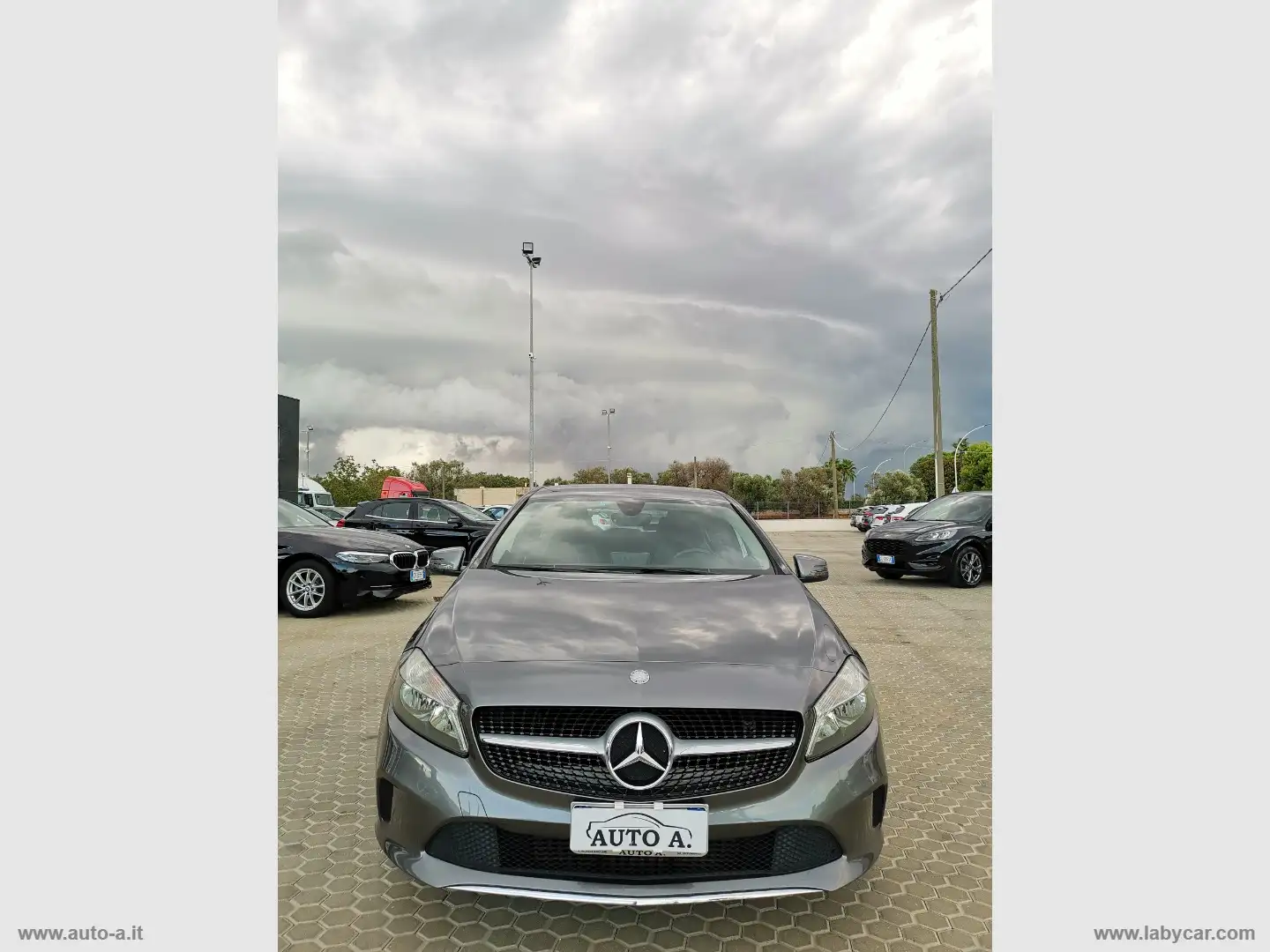 Mercedes-Benz A 180 A 180 d Automatic Sport Grigio - 2