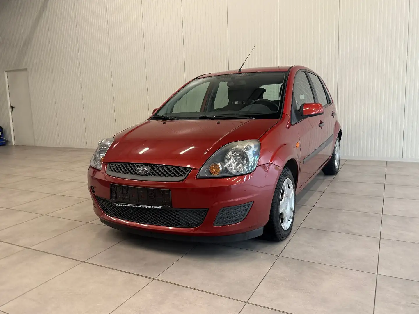 Ford Fiesta Fun X 1,3 Rot - 2