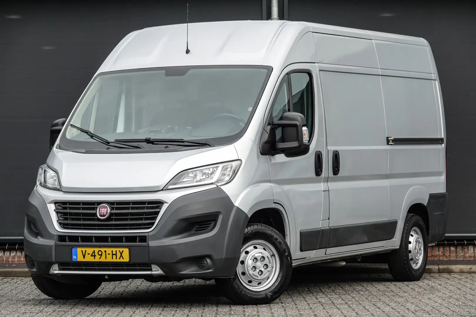 Fiat Ducato L2H2 2.3 Multijet 150Pk Aut. | Stoel-Bank | 2xSchu Grijs - 1