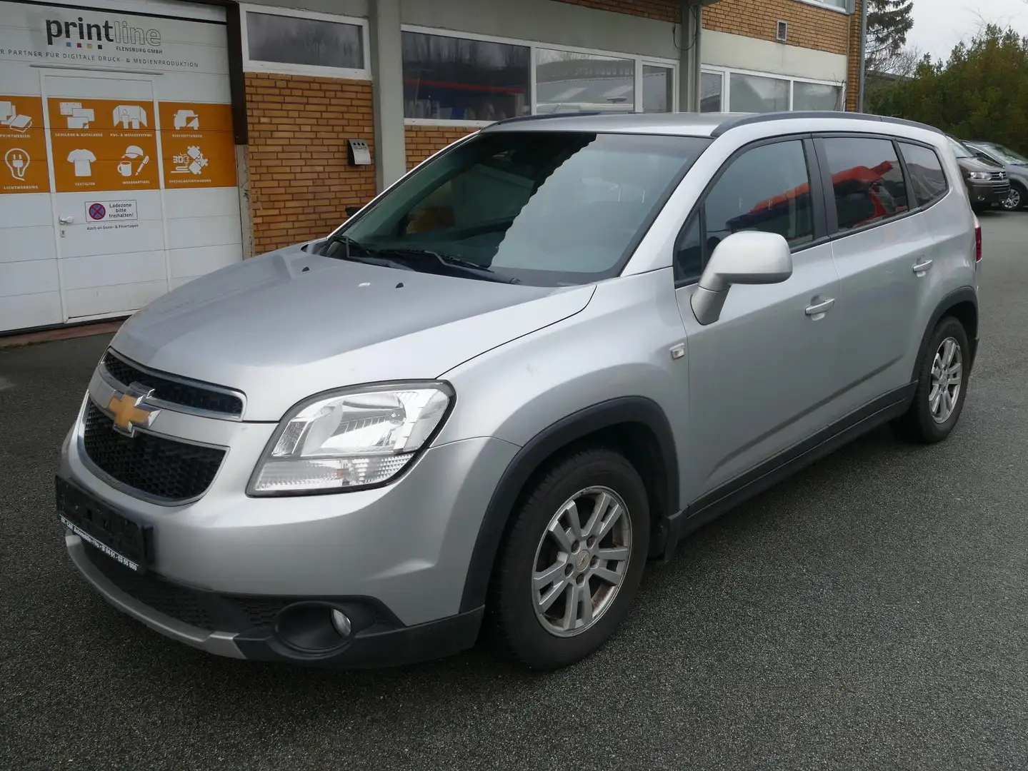 Chevrolet Orlando 2.0 TD Automatik AHK Einparkhilfe hinten 7 Sitzer Silber - 1