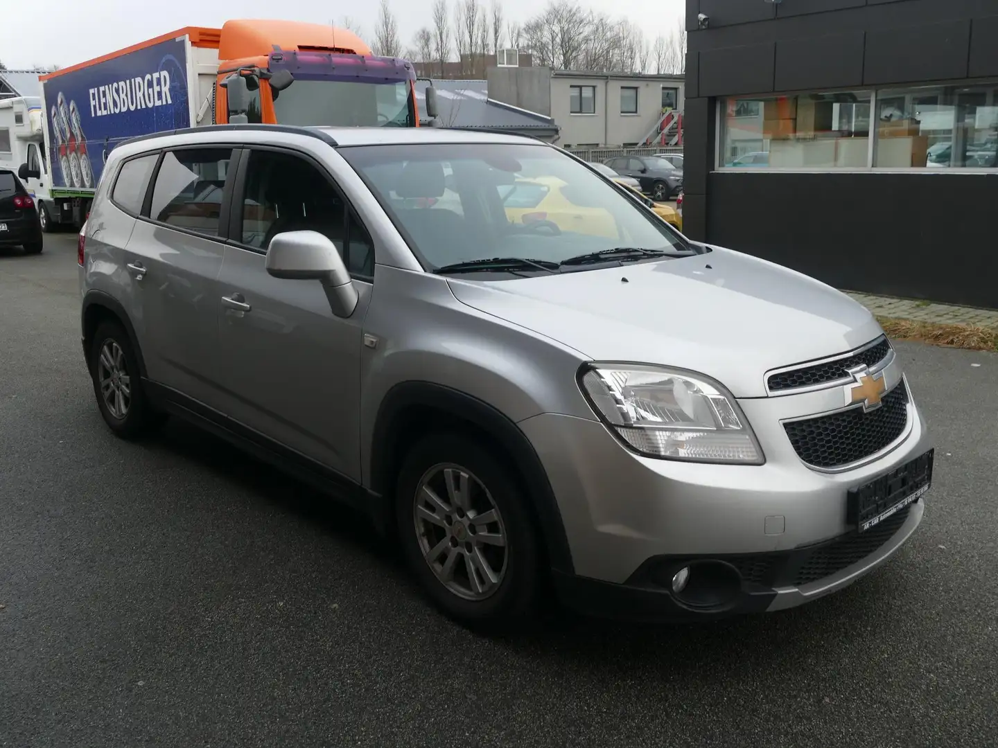 Chevrolet Orlando 2.0 TD Automatik AHK Einparkhilfe hinten 7 Sitzer Silber - 2