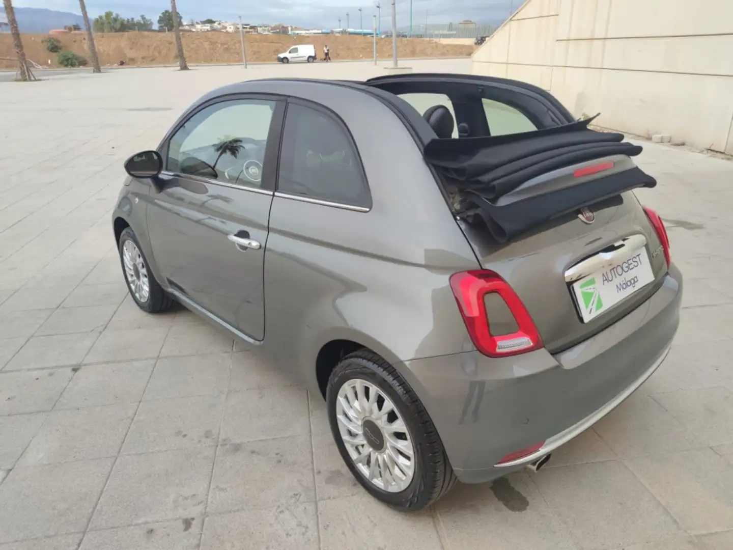 Fiat 500C 1.0 Hybrid Dolcevita 52kW Gris - 1
