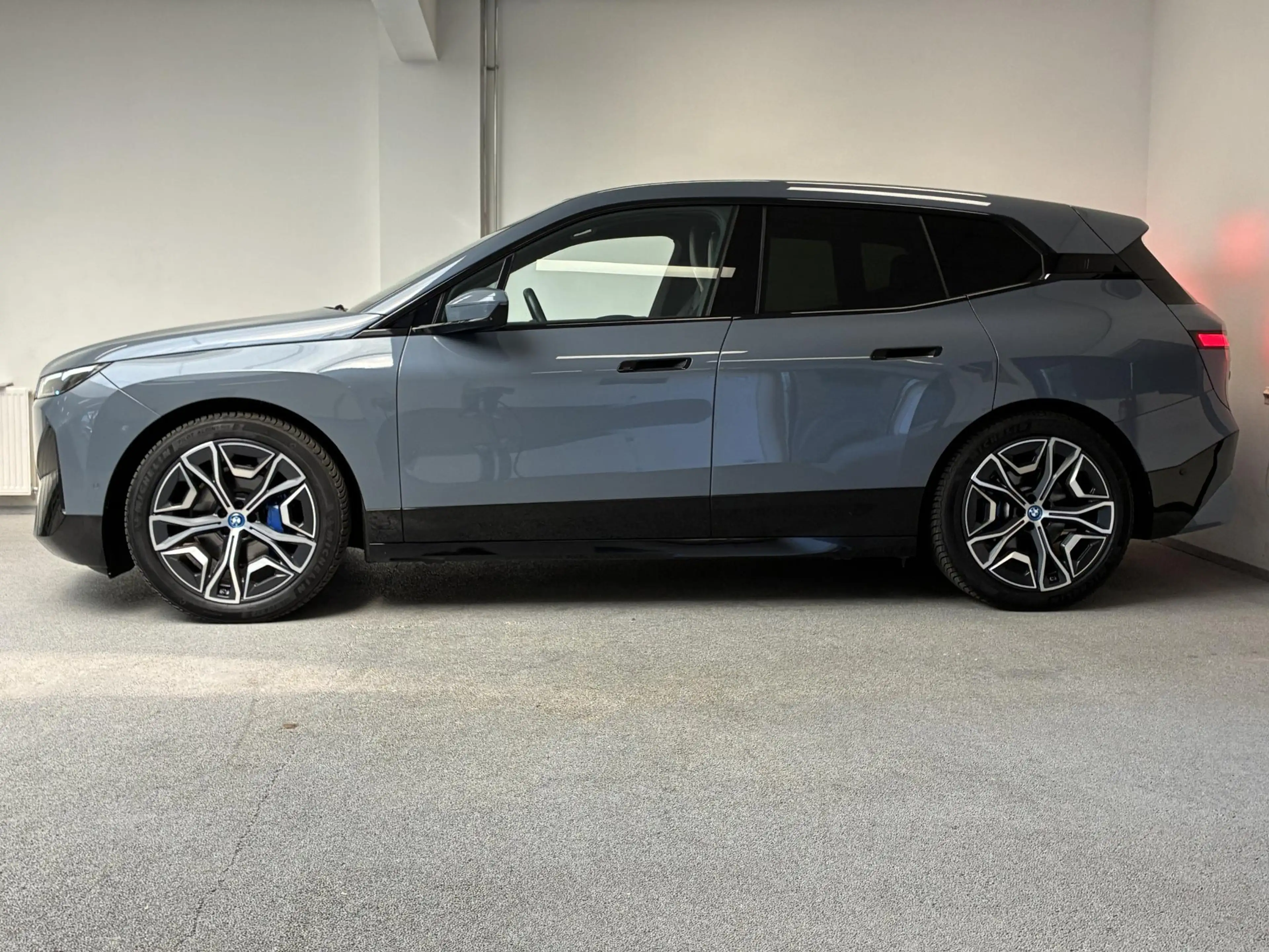 BMW iX xDrive40 High Executive 77 kWh | 98% SOH | PANO | — photo 14
