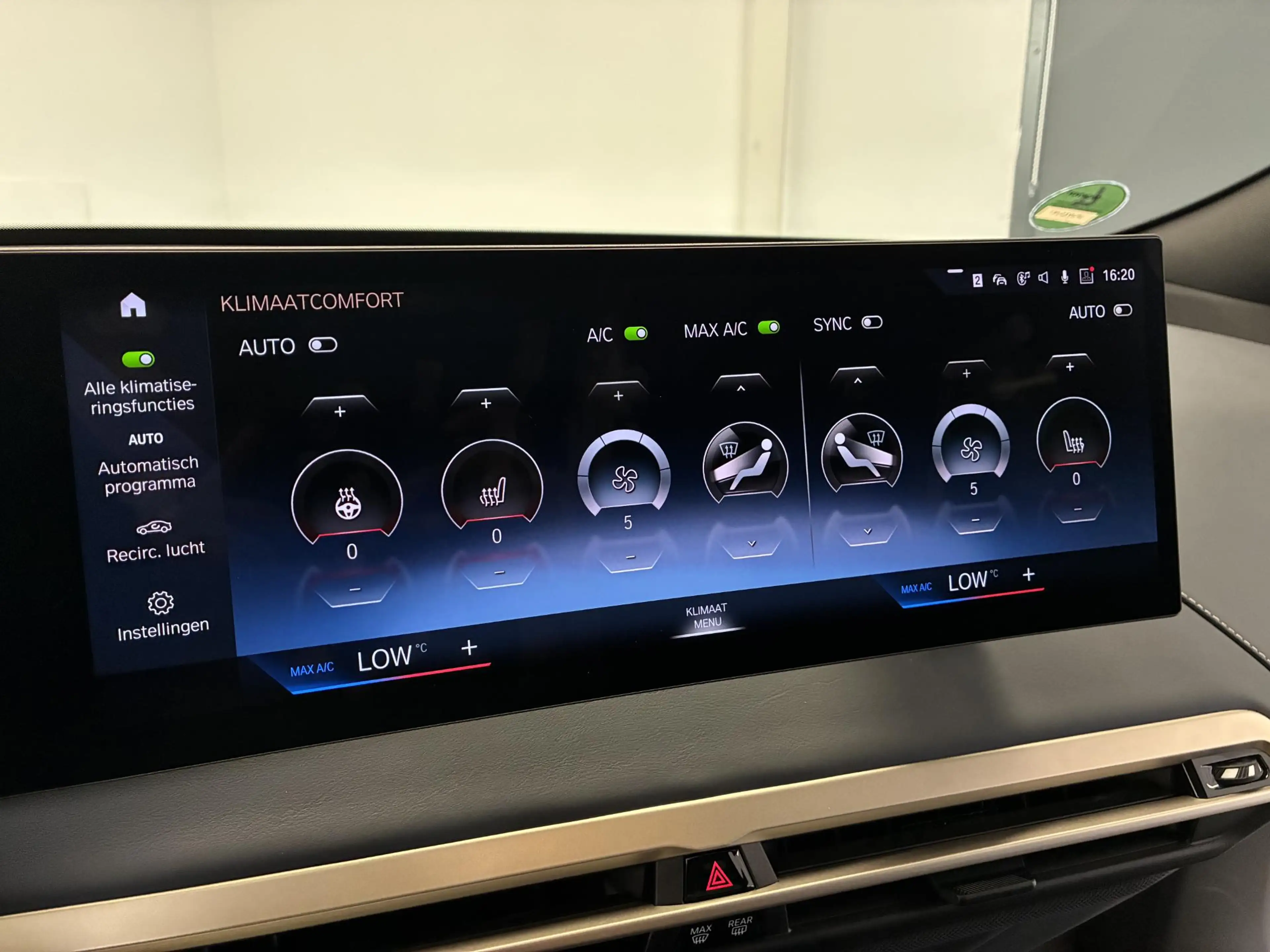 BMW iX xDrive40 High Executive 77 kWh | 98% SOH | PANO | — photo 21