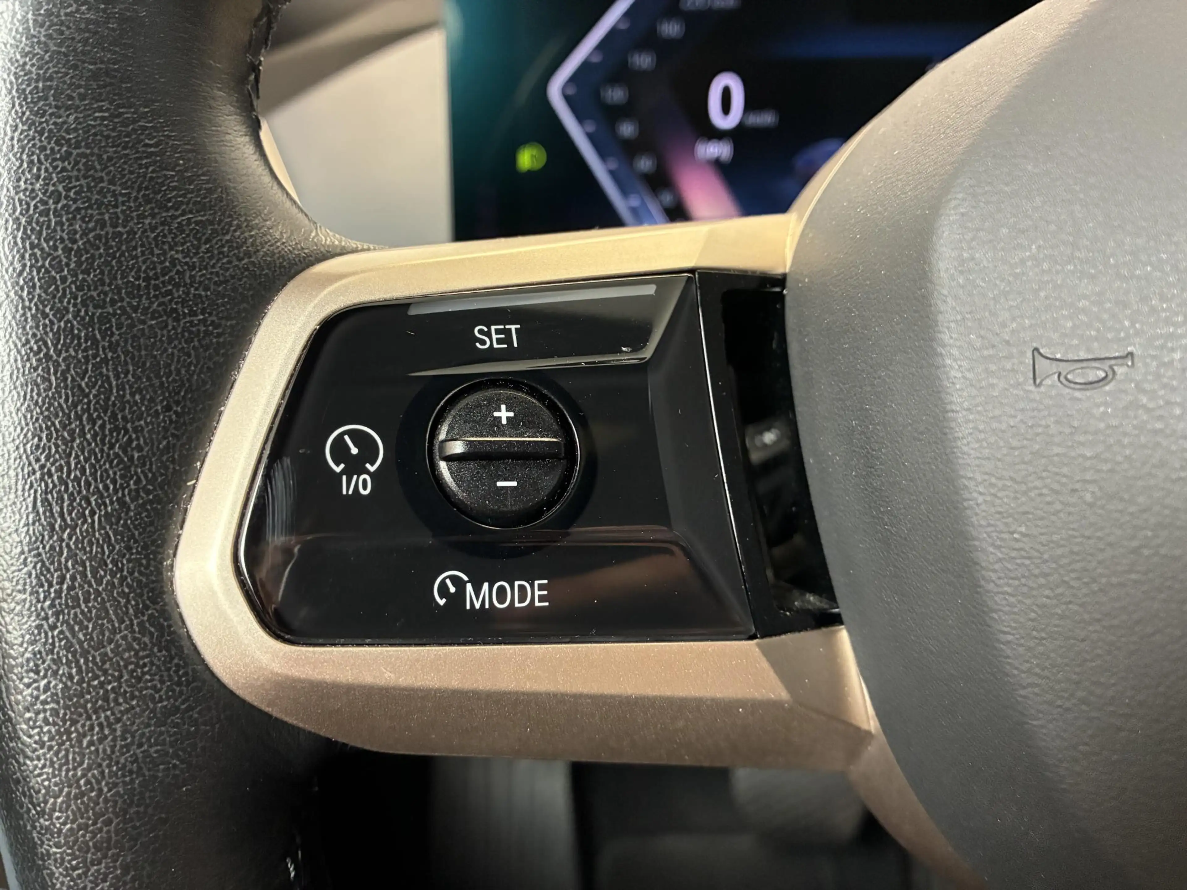 BMW iX xDrive40 High Executive 77 kWh | 98% SOH | PANO | — photo 46