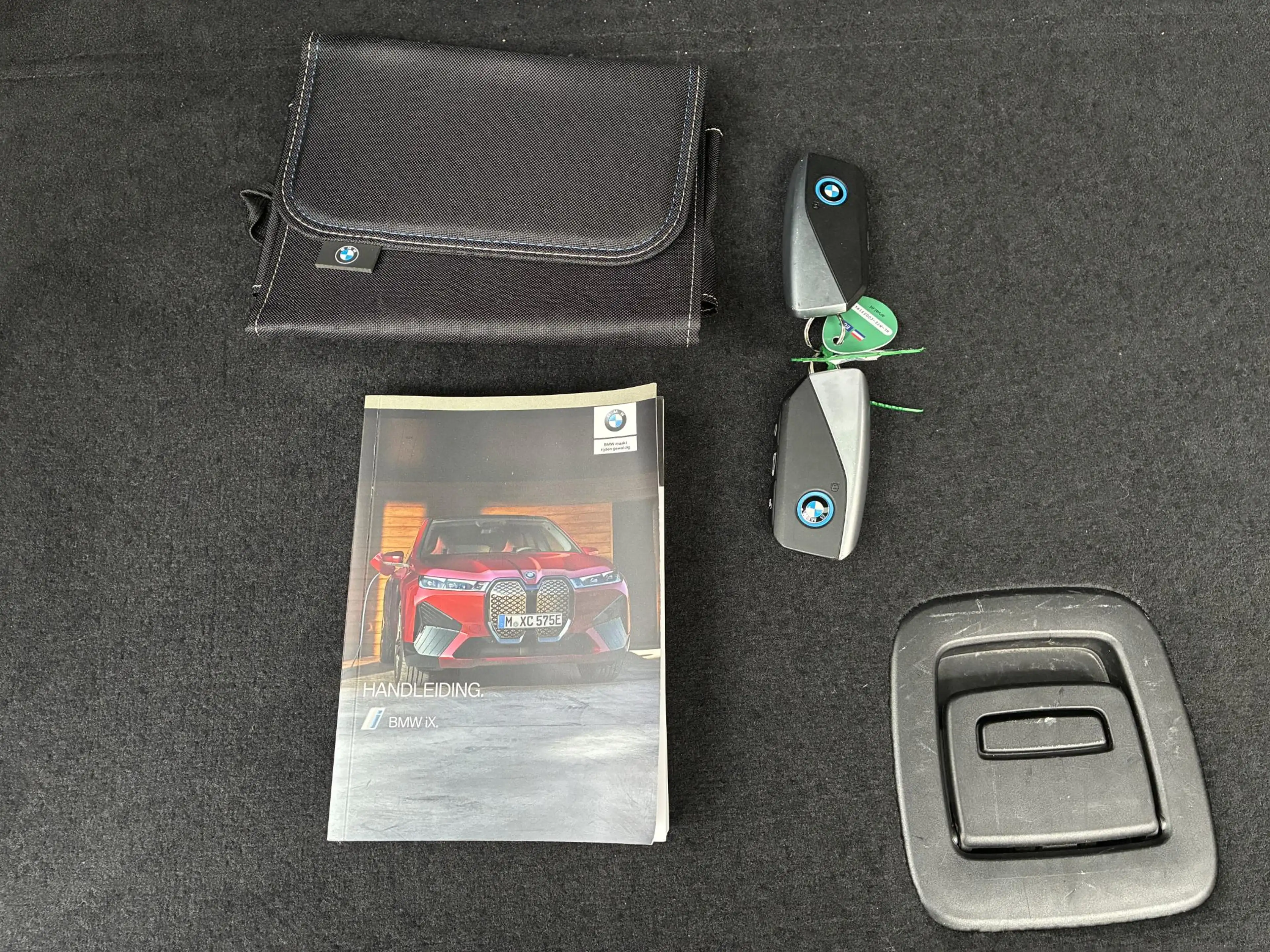 BMW iX xDrive40 High Executive 77 kWh | 98% SOH | PANO | — photo 49