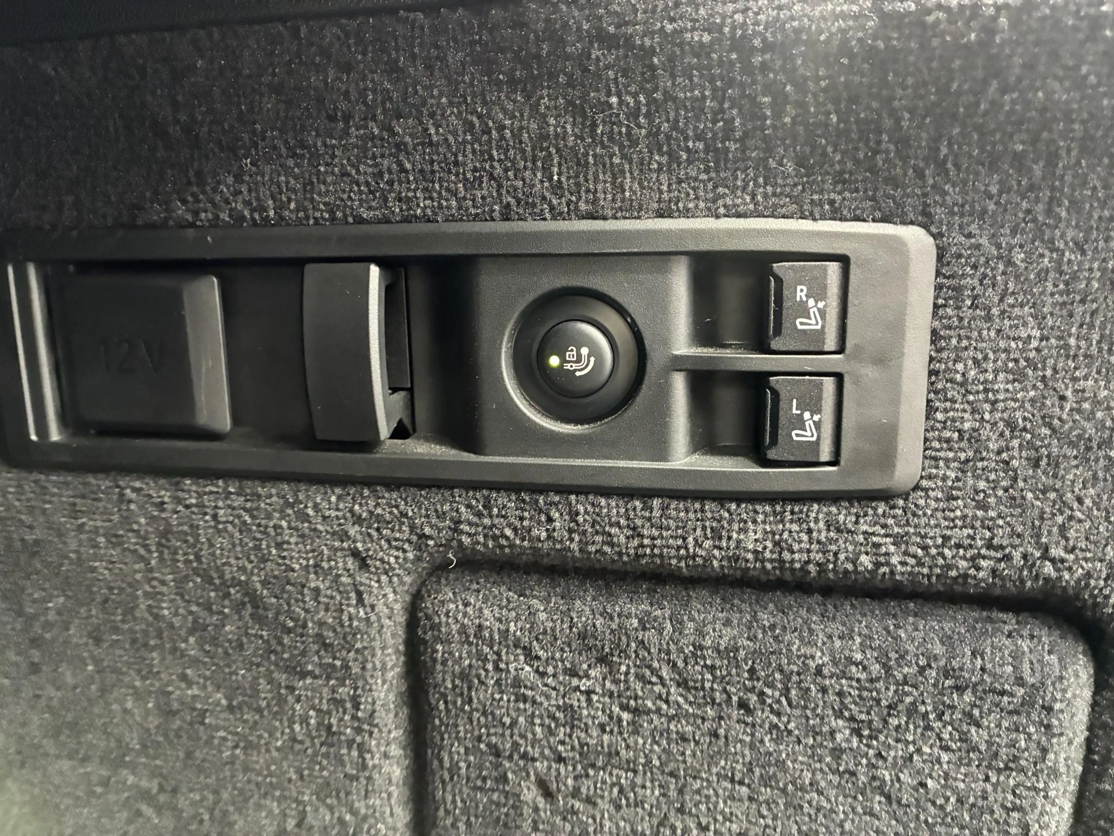 BMW iX xDrive40 High Executive 77 kWh | 98% SOH | PANO | — photo 50