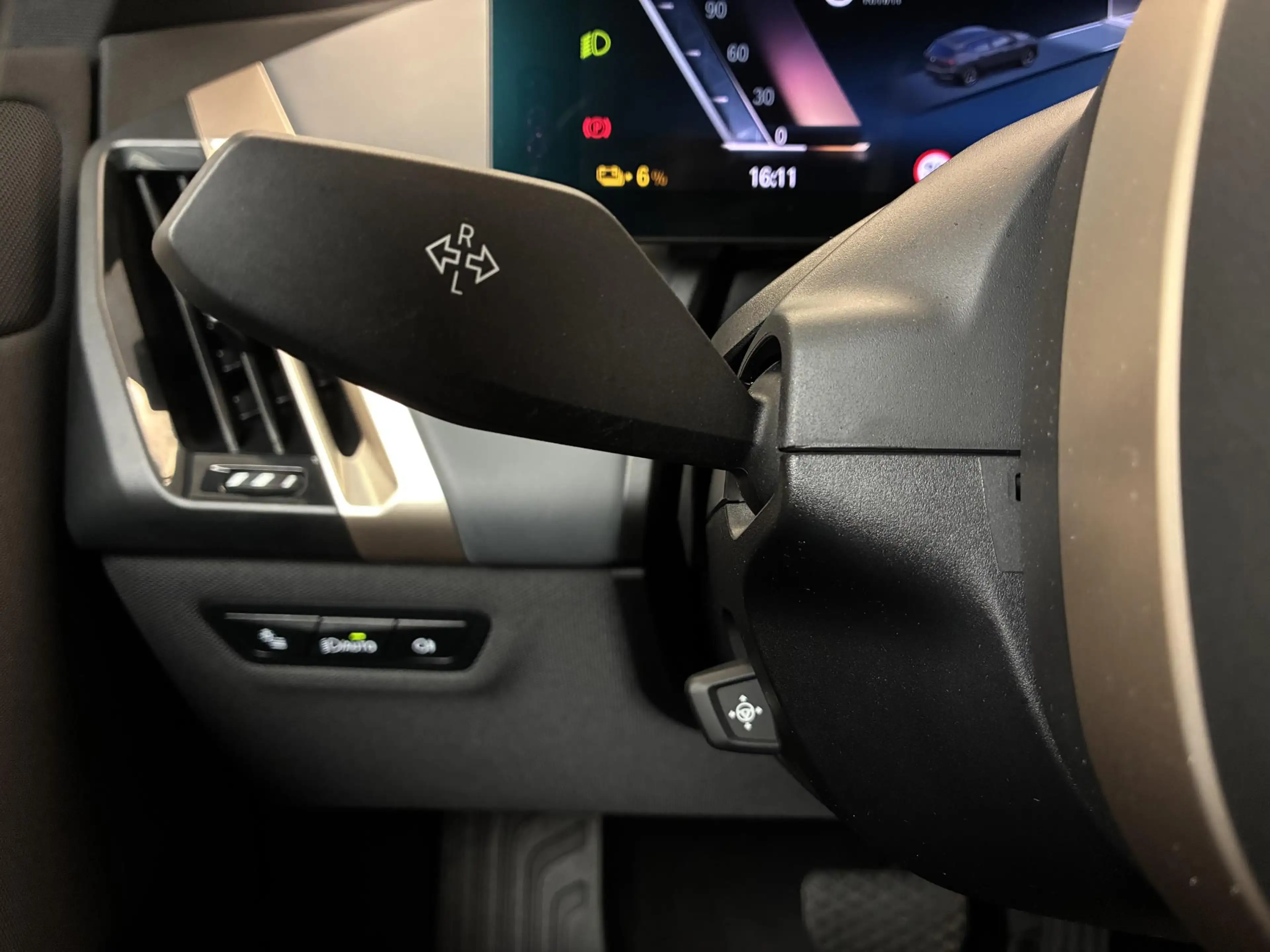 BMW iX xDrive40 High Executive 77 kWh | 98% SOH | PANO | — photo 48