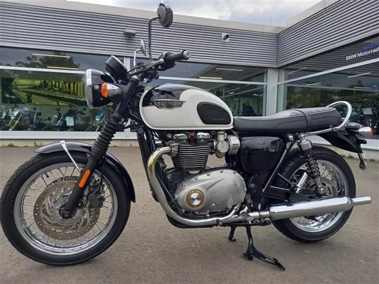 Triumph Bonneville T120 Alb - 1