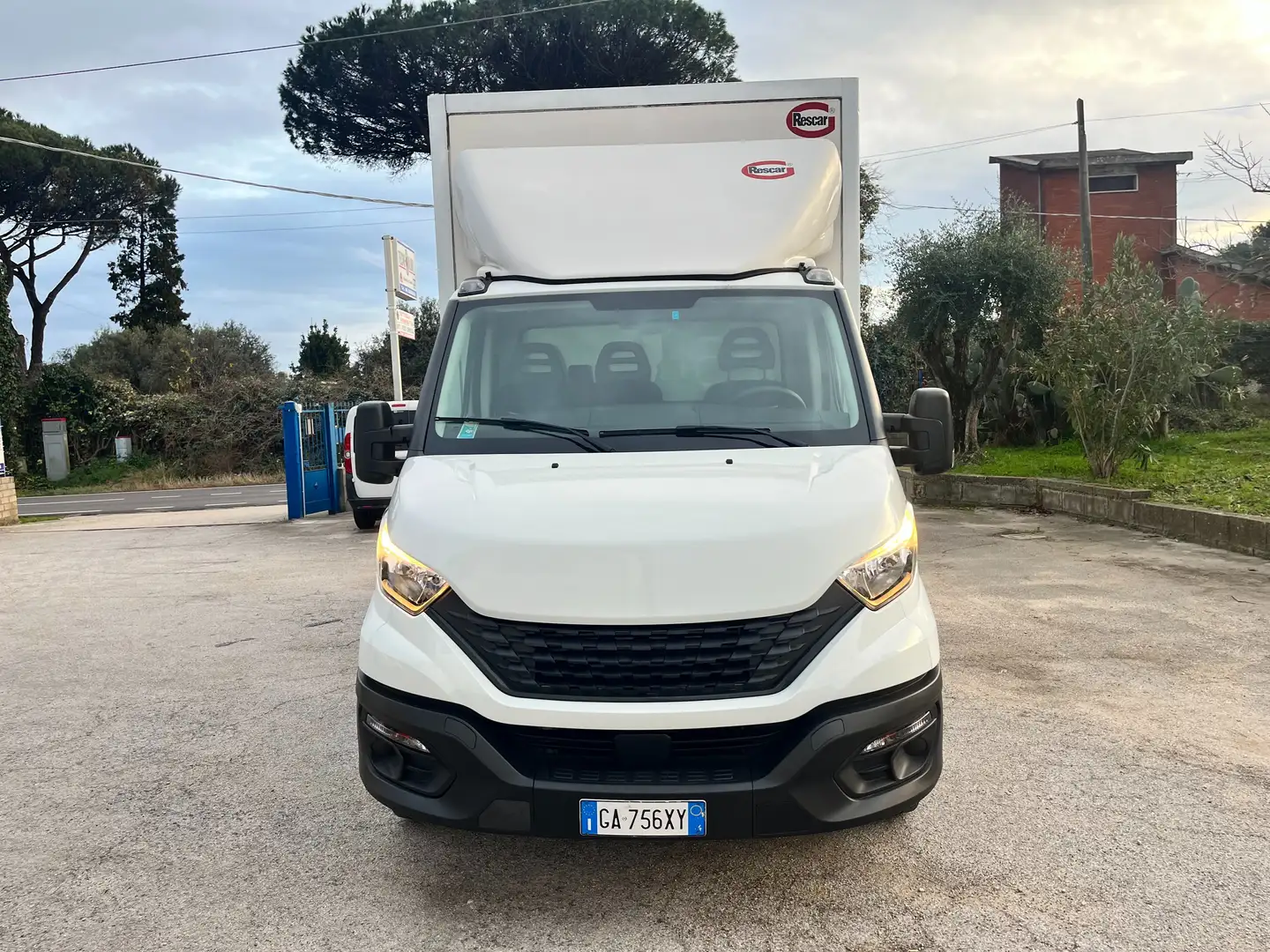 Iveco Daily Daily 35S12 2.3 HPT PL Cabinato Blanc - 2