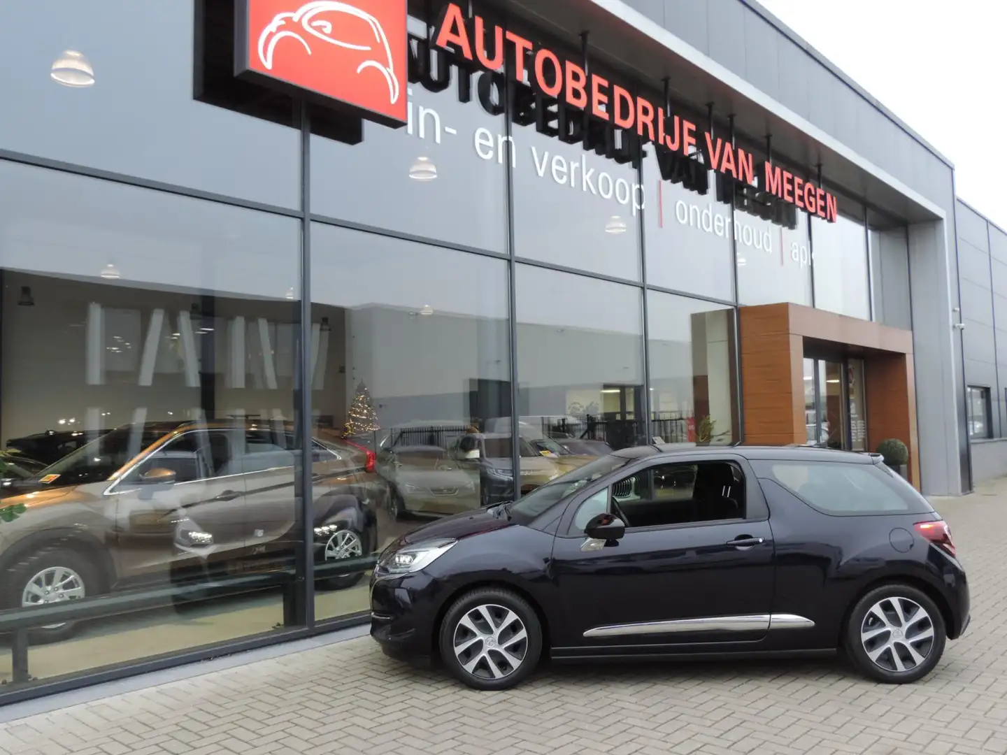 DS Automobiles DS 3 1.2 PureTech So Chic Pack Style | LED kopl | Camer Bleu - 2