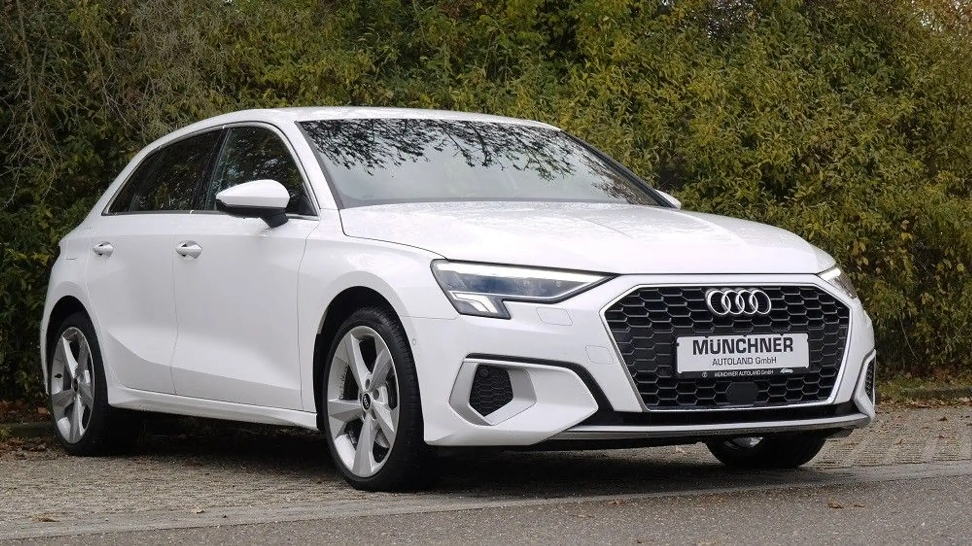 Audi A3 Sportback 30 g-tron advanced  S-line Edition Weiß - 2