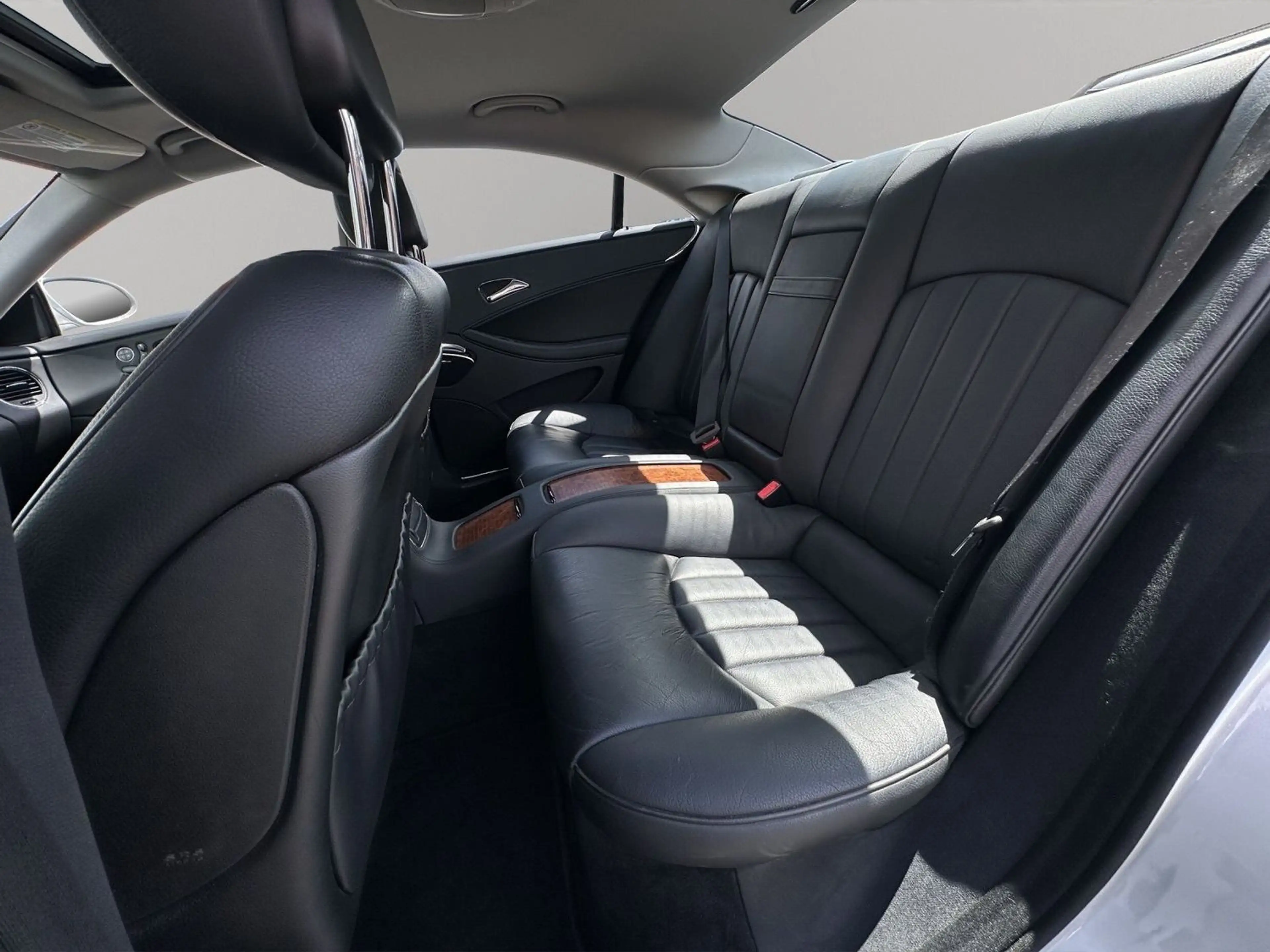 Mercedes-Benz CLS 350 CGI "Rentner" — photo 21