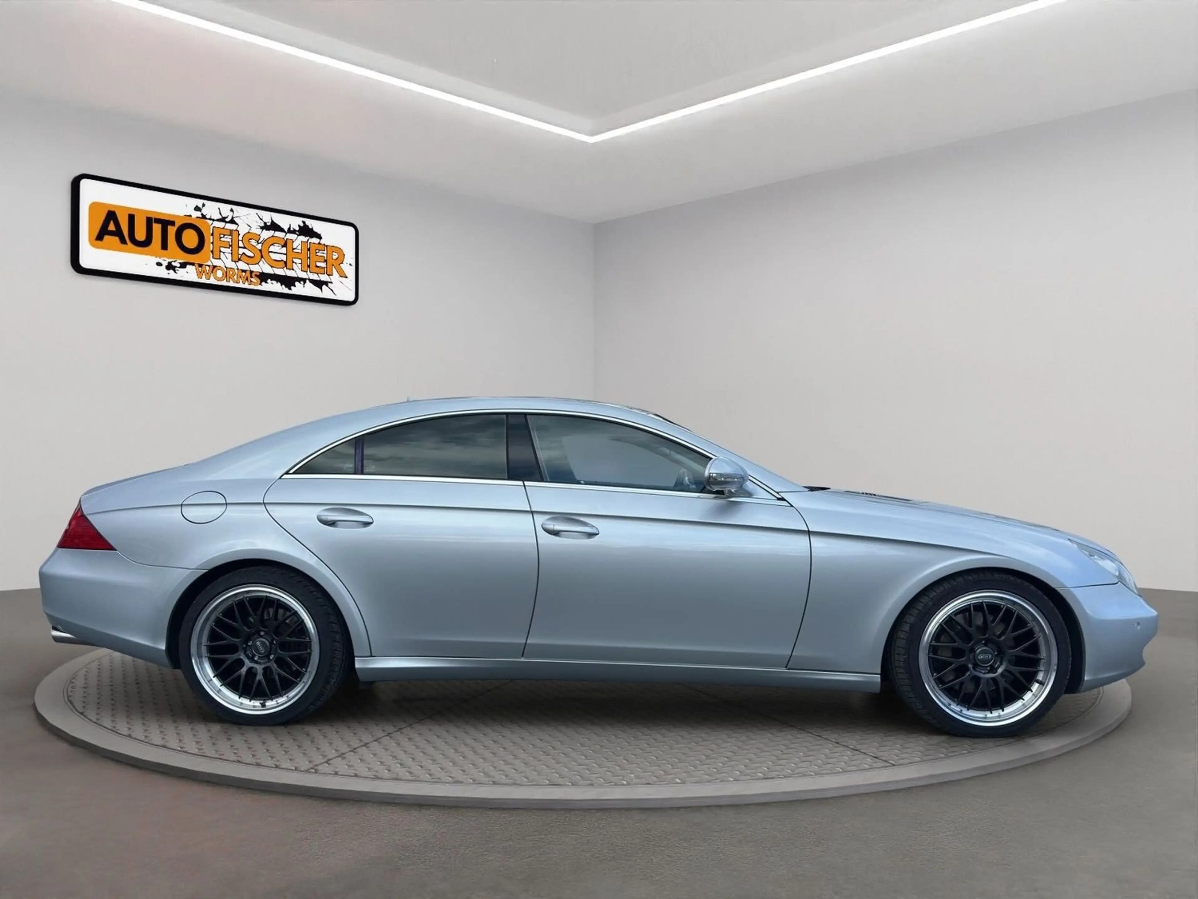 Mercedes-Benz CLS 350 CGI "Rentner" — photo 4