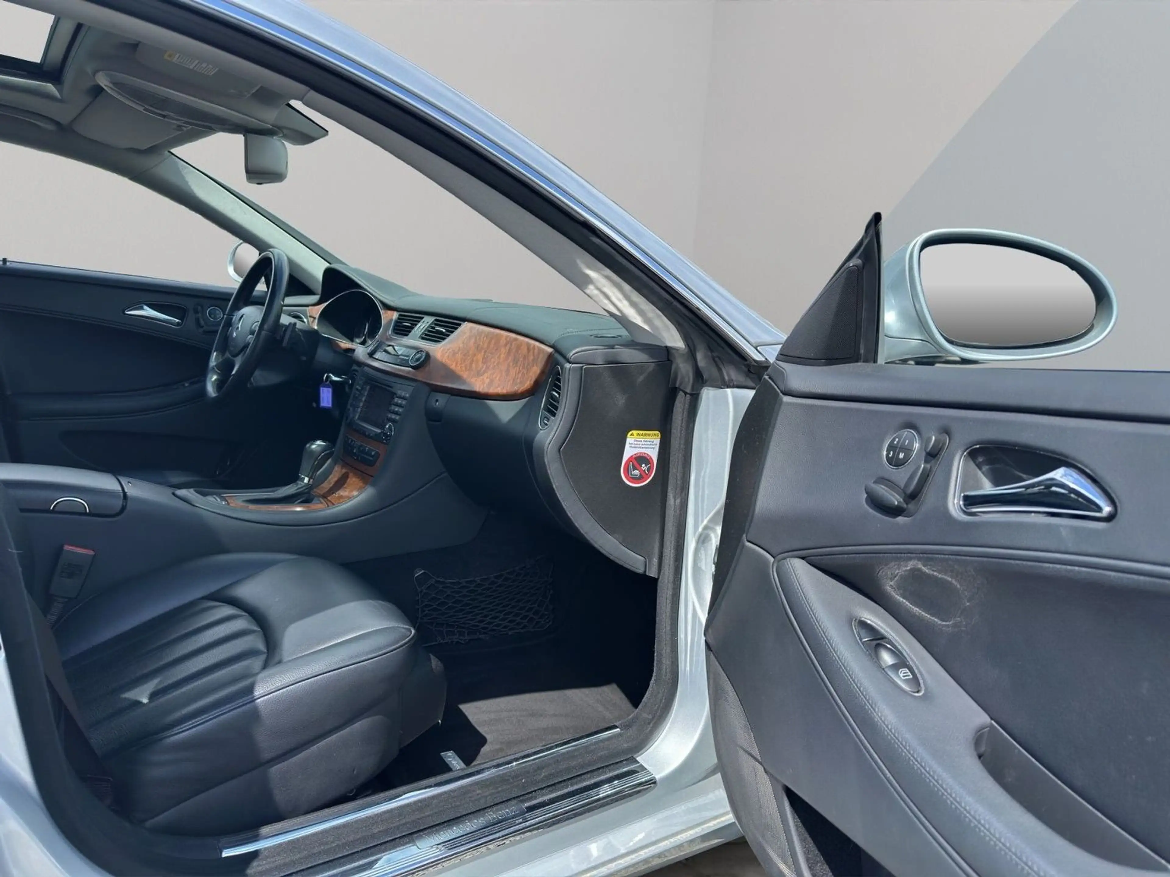 Mercedes-Benz CLS 350 CGI "Rentner" — photo 22