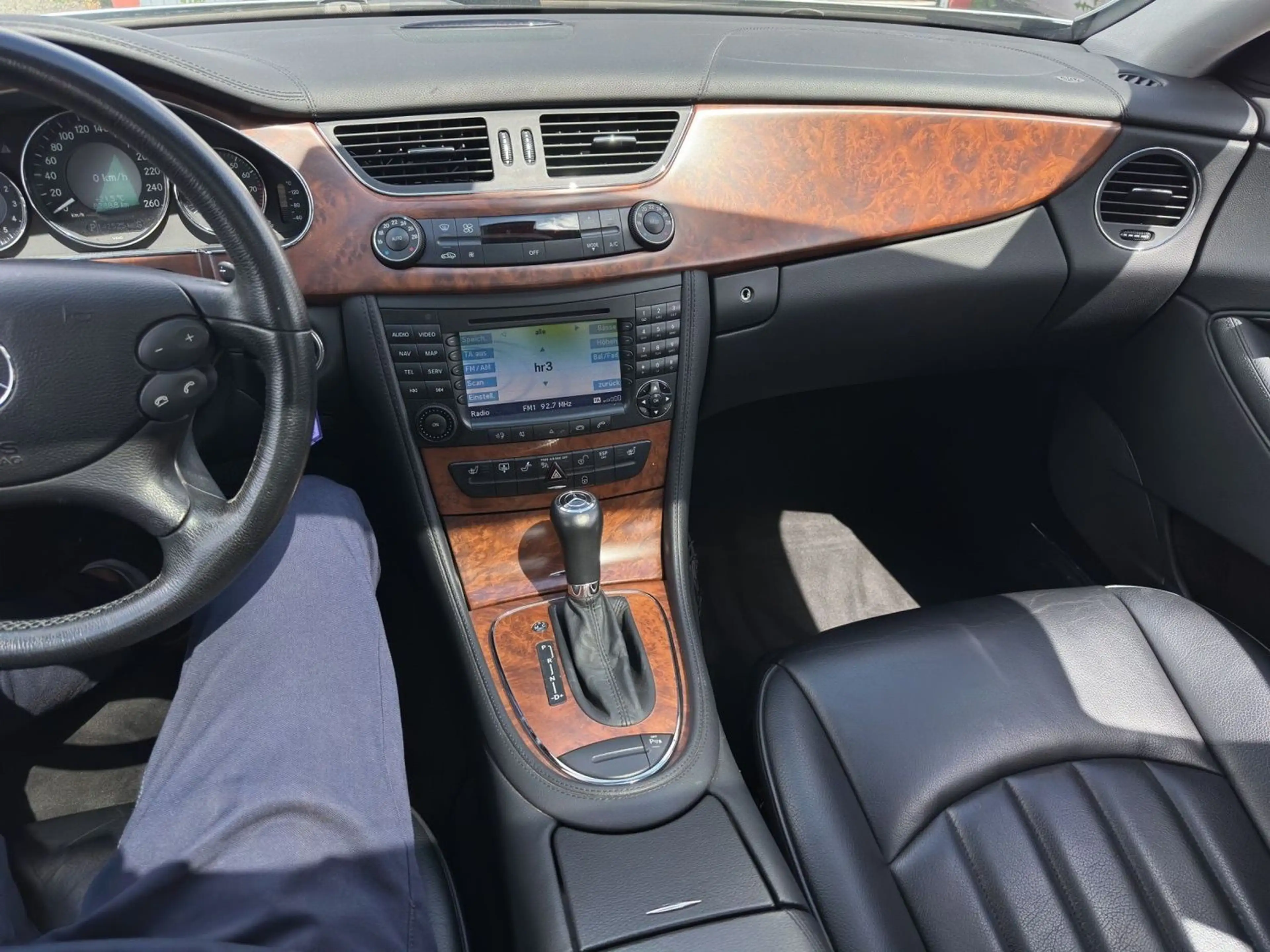 Mercedes-Benz CLS 350 CGI "Rentner" — photo 20