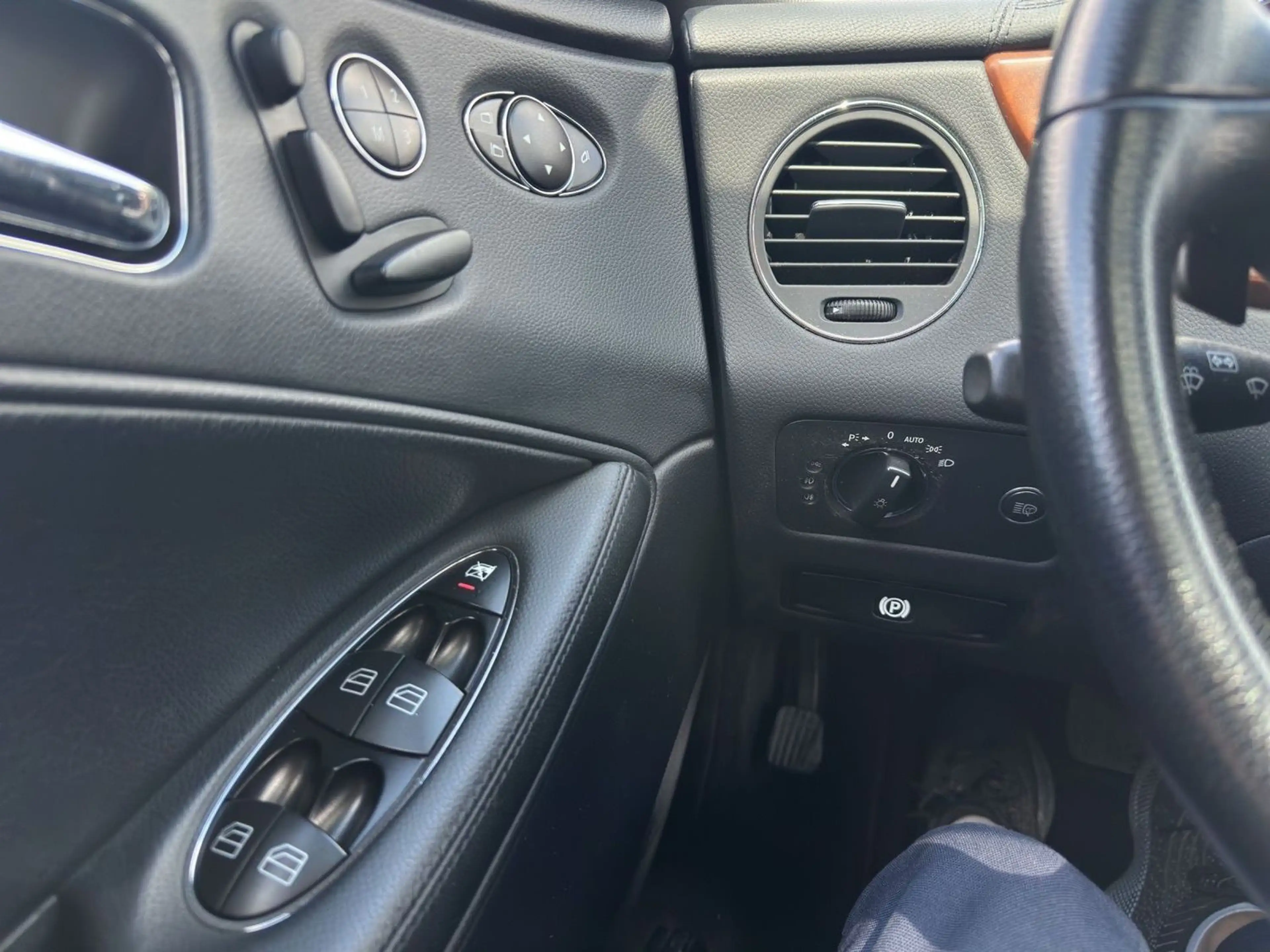 Mercedes-Benz CLS 350 CGI "Rentner" — photo 14