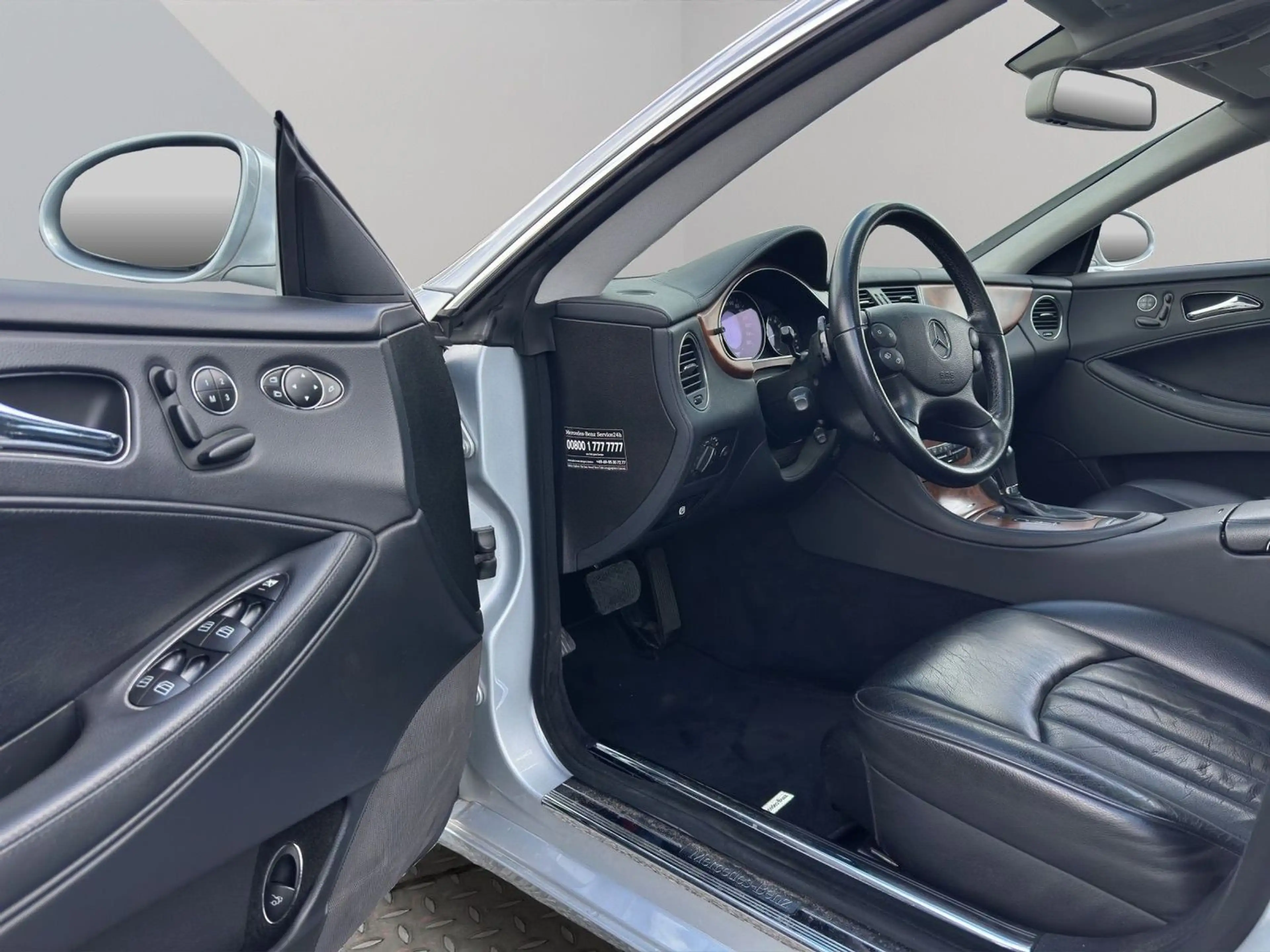 Mercedes-Benz CLS 350 CGI "Rentner" — photo 10
