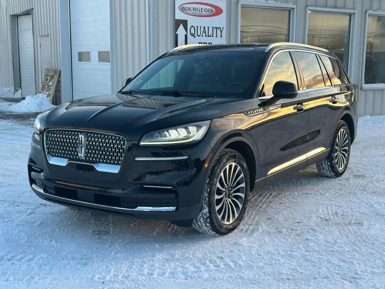 Lincoln Aviator снимка Lincoln Aviator