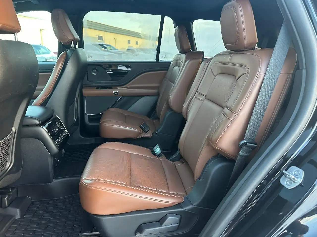 Lincoln Aviator снимка Lincoln Aviator