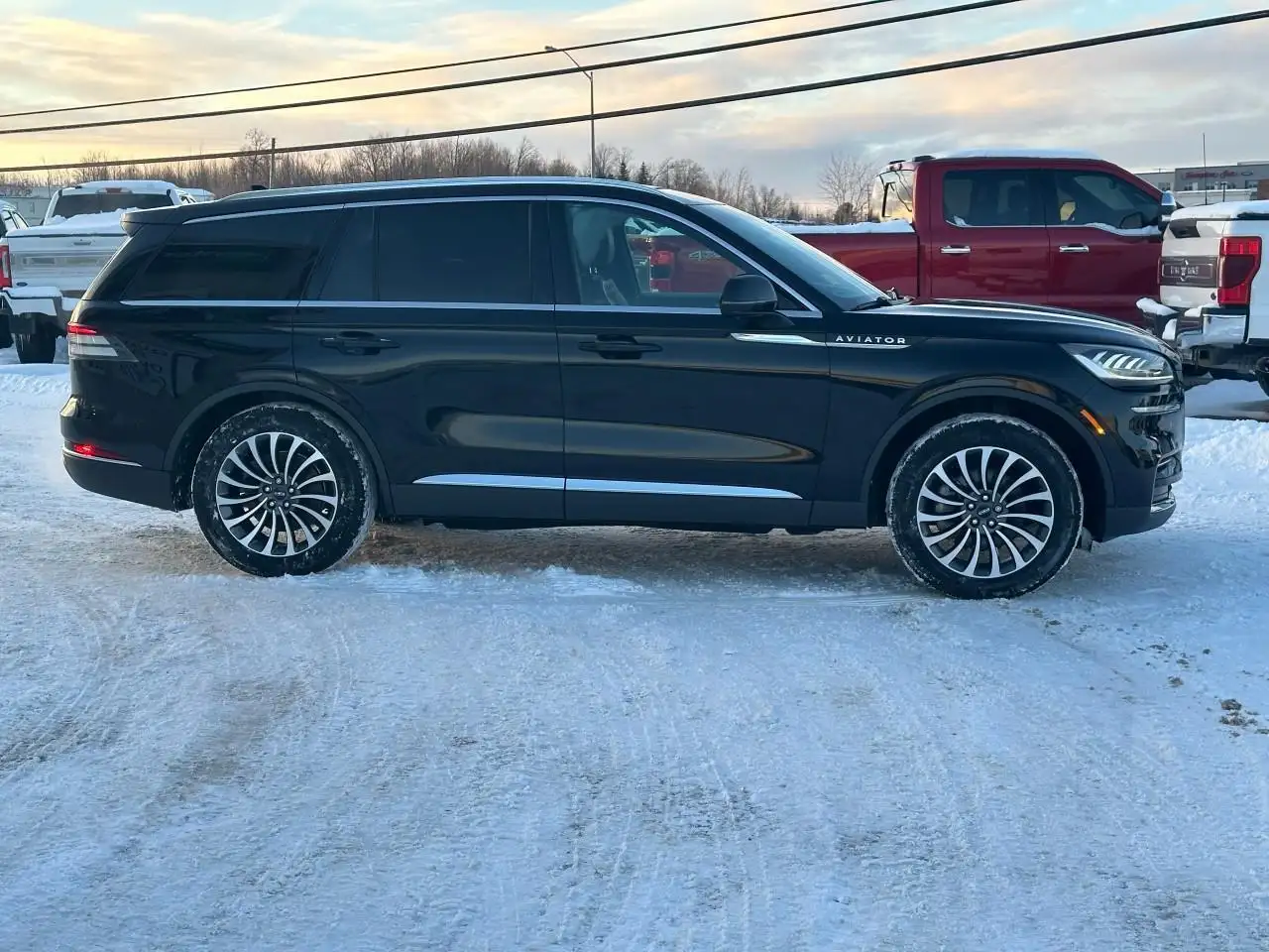 Lincoln Aviator снимка Lincoln Aviator