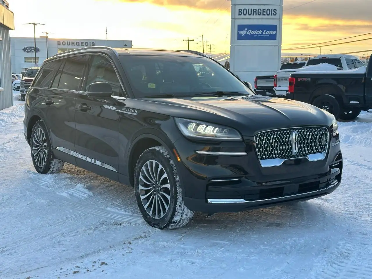 Lincoln Aviator снимка Lincoln Aviator