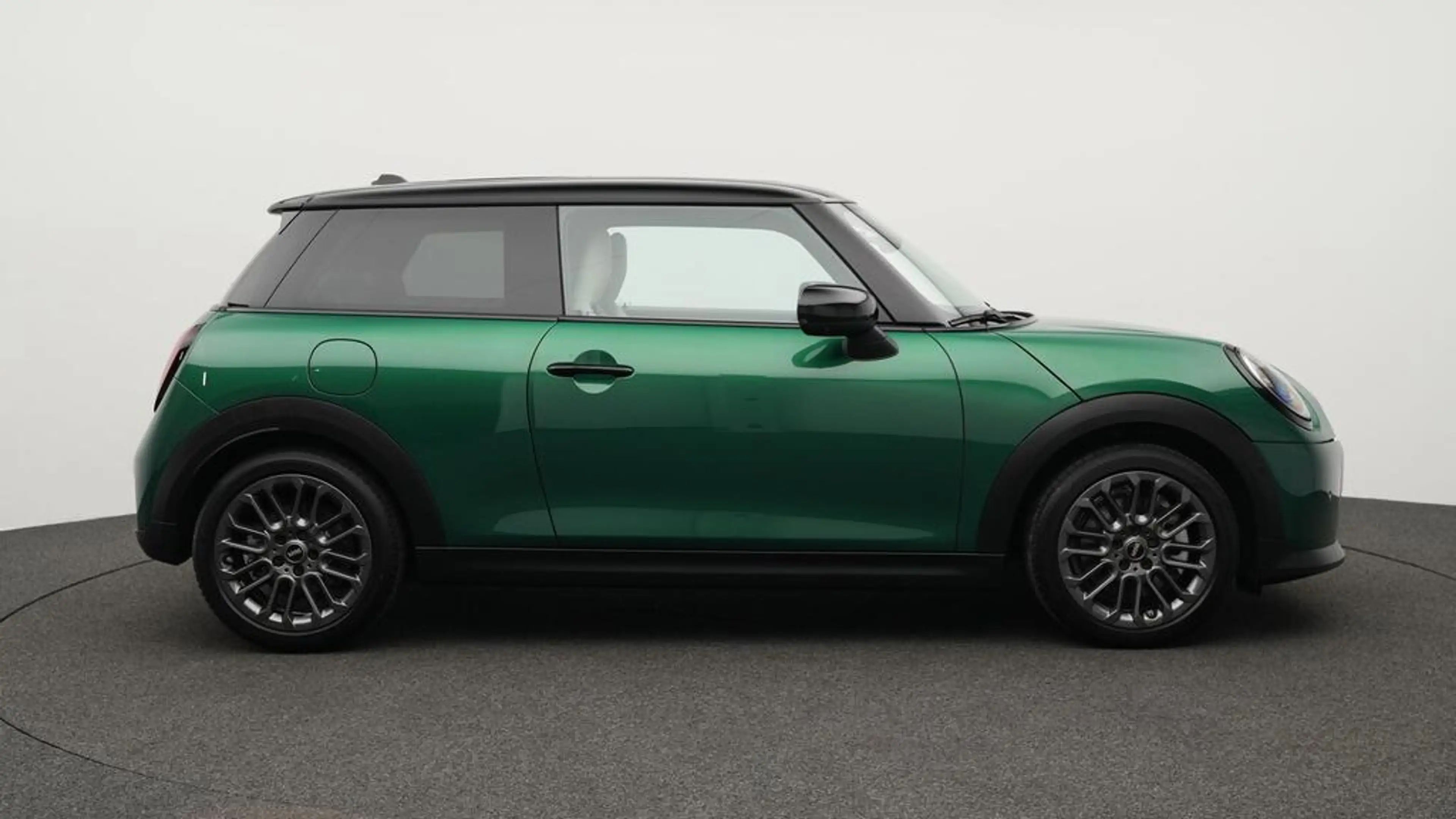 MINI Cooper C Favoured Trim — photo 3