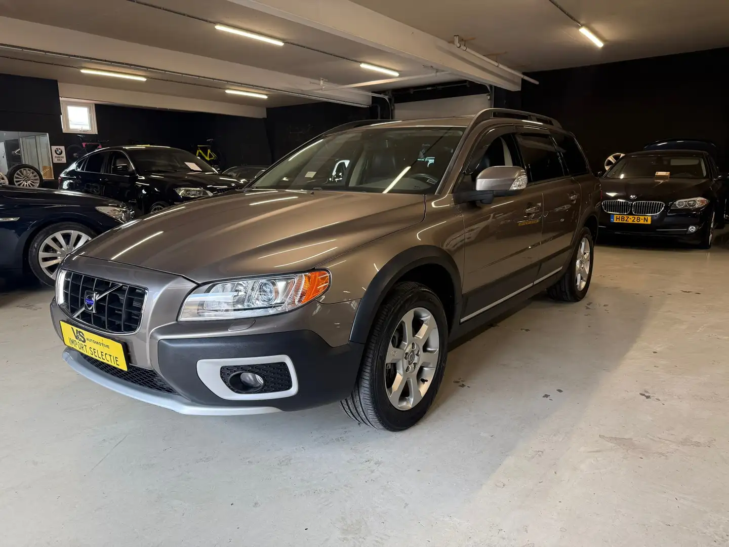 Volvo XC70 3.2 Summum - Youngtimer - BTW Auto - Zeer nette st Braun - 1