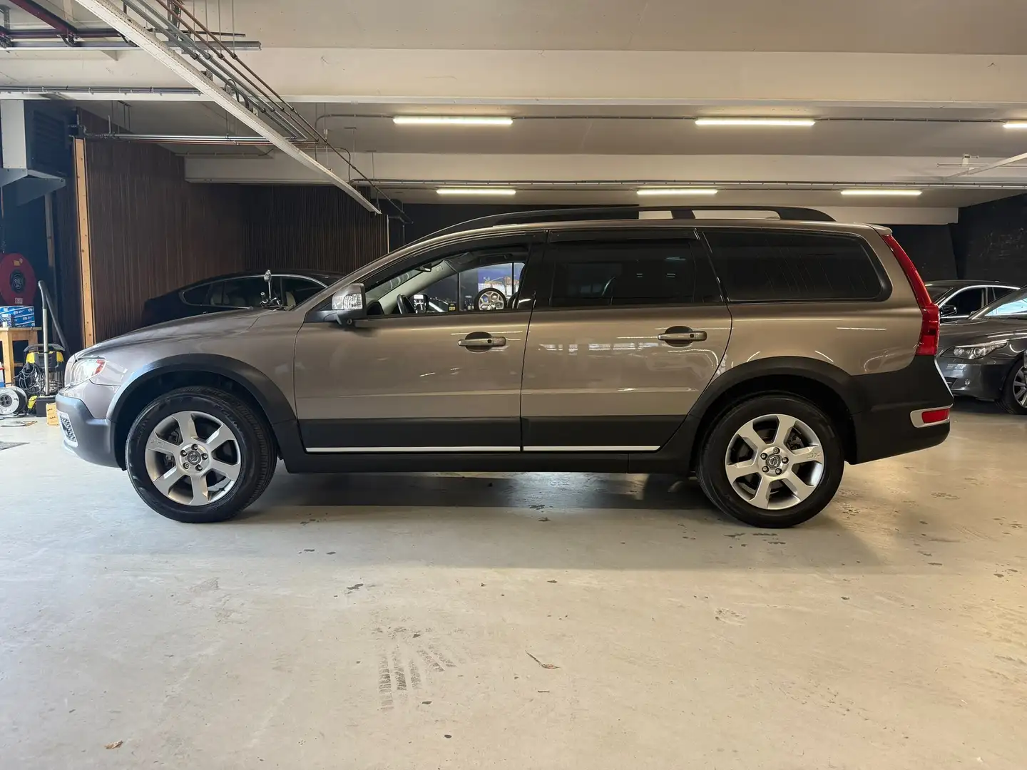 Volvo XC70 3.2 Summum - Youngtimer - BTW Auto - Zeer nette st Braun - 2