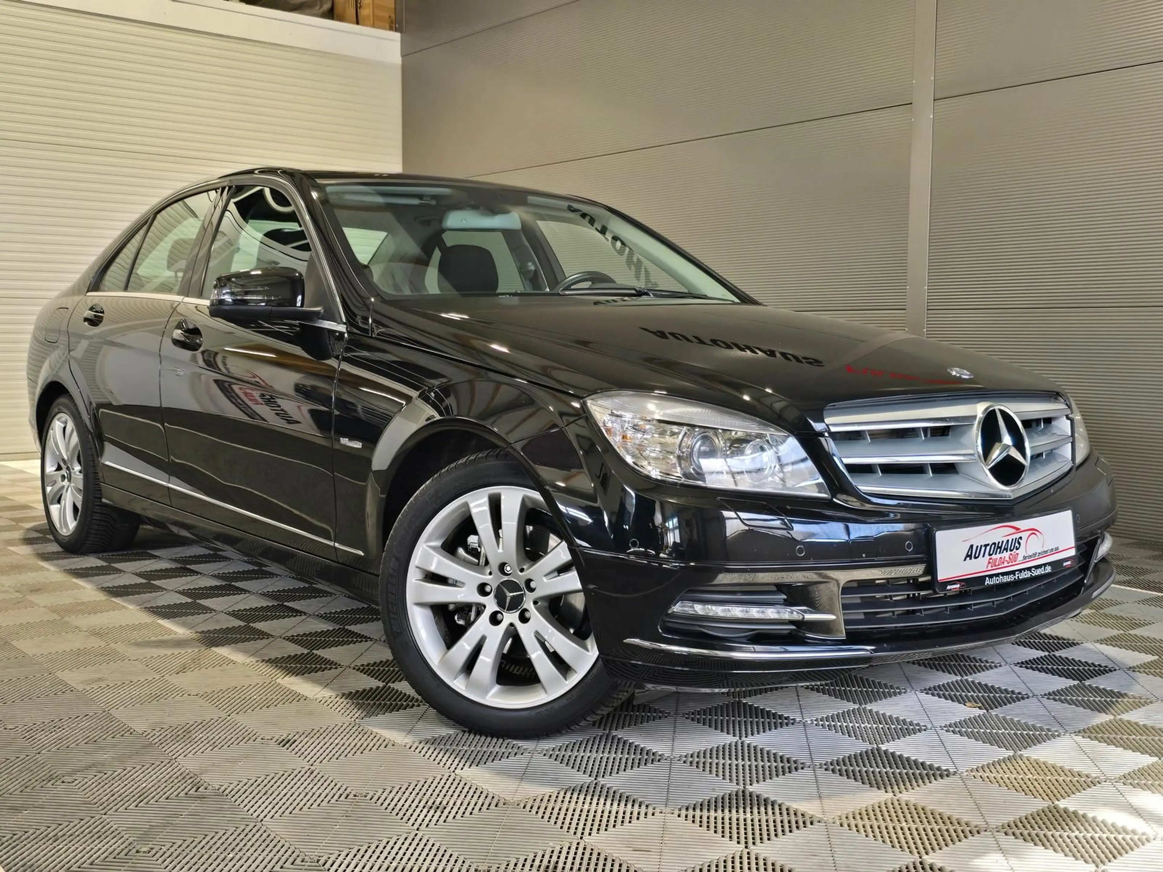 Mercedes-Benz C 200 CGI Elegance°BiXenon°Navi°PDC°SD°FSE°Shzg