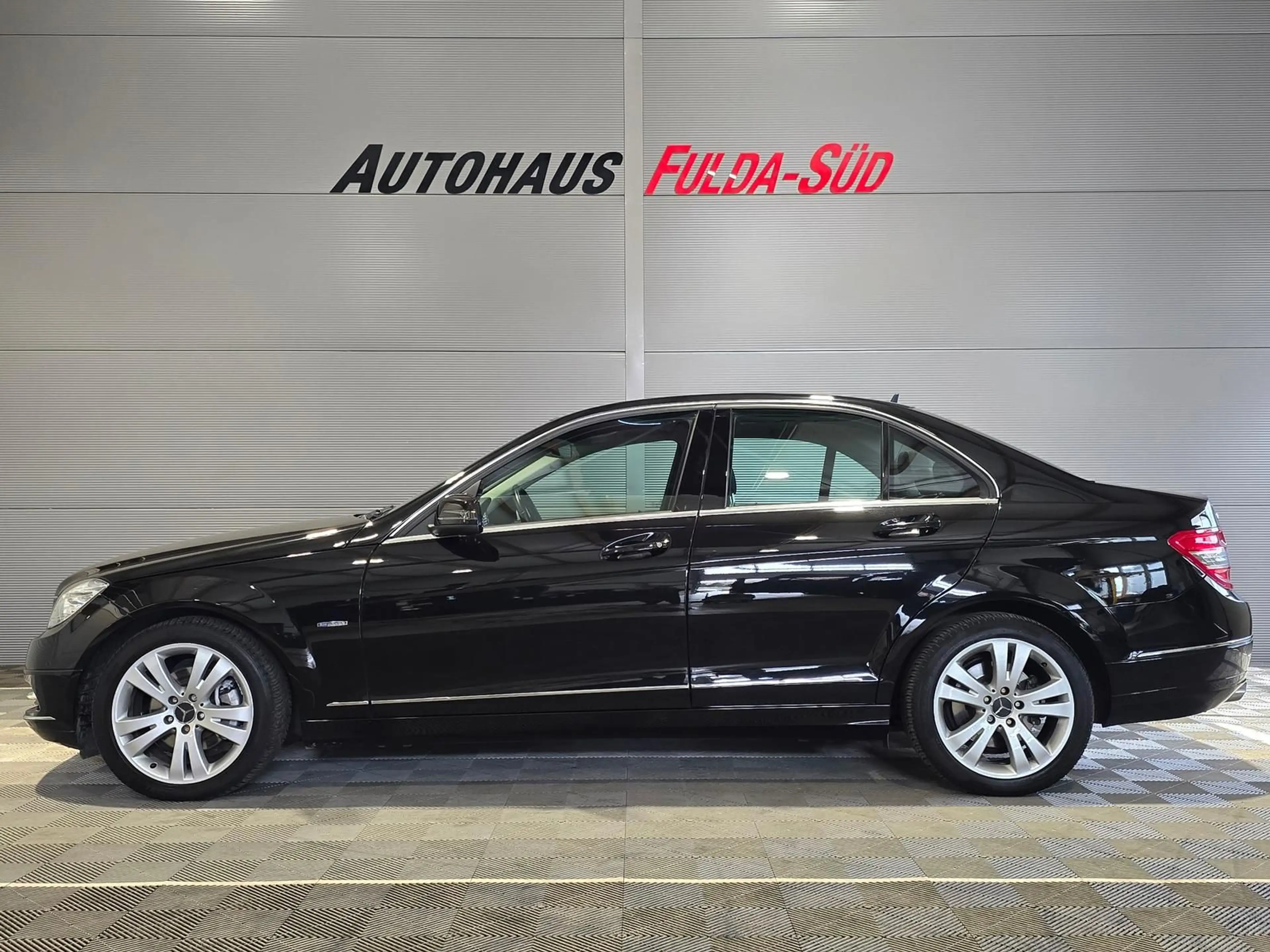 Mercedes-Benz C 200 CGI Elegance°BiXenon°Navi°PDC°SD°FSE°Shzg — photo 6