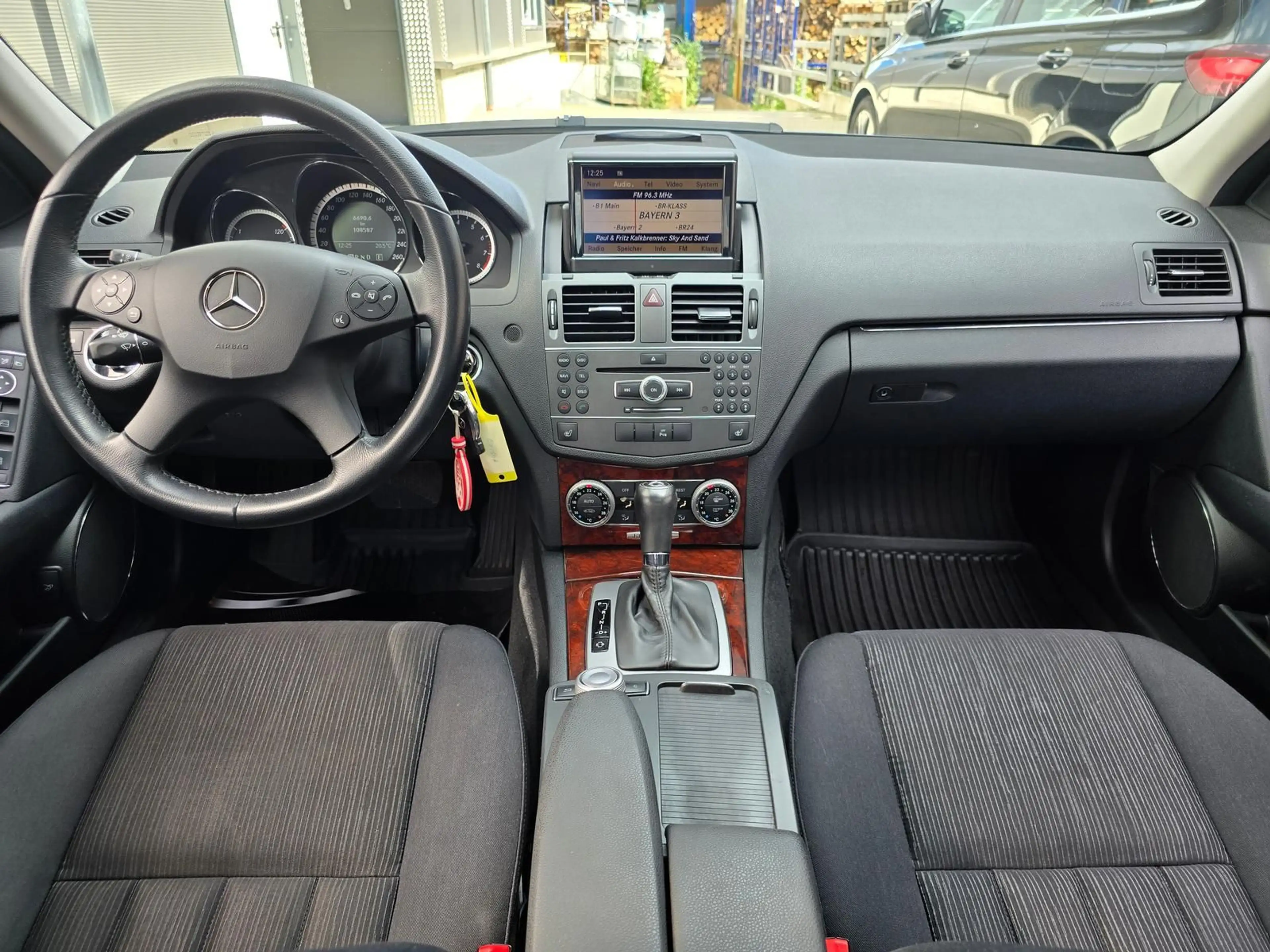 Mercedes-Benz C 200 CGI Elegance°BiXenon°Navi°PDC°SD°FSE°Shzg — photo 15