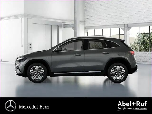 Mercedes-Benz Gla view 3