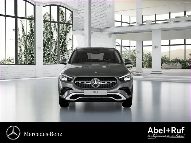 Mercedes-Benz Gla view 2