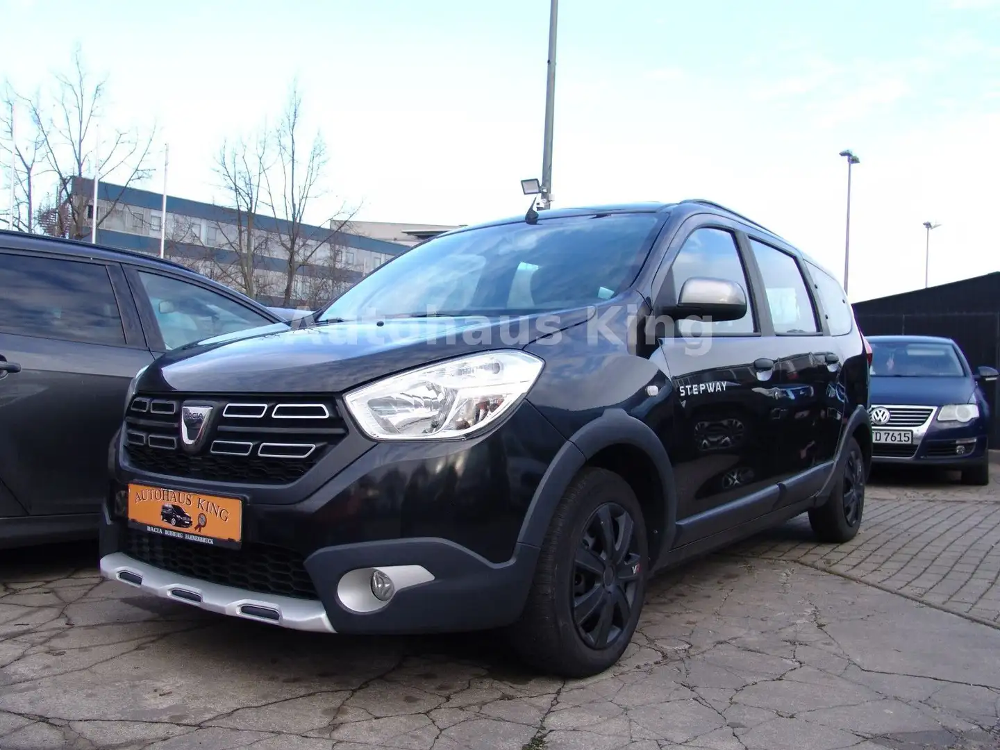 Dacia Lodgy Stepway Plus-7Si/ Modellpf/wenig KM Grau - 2