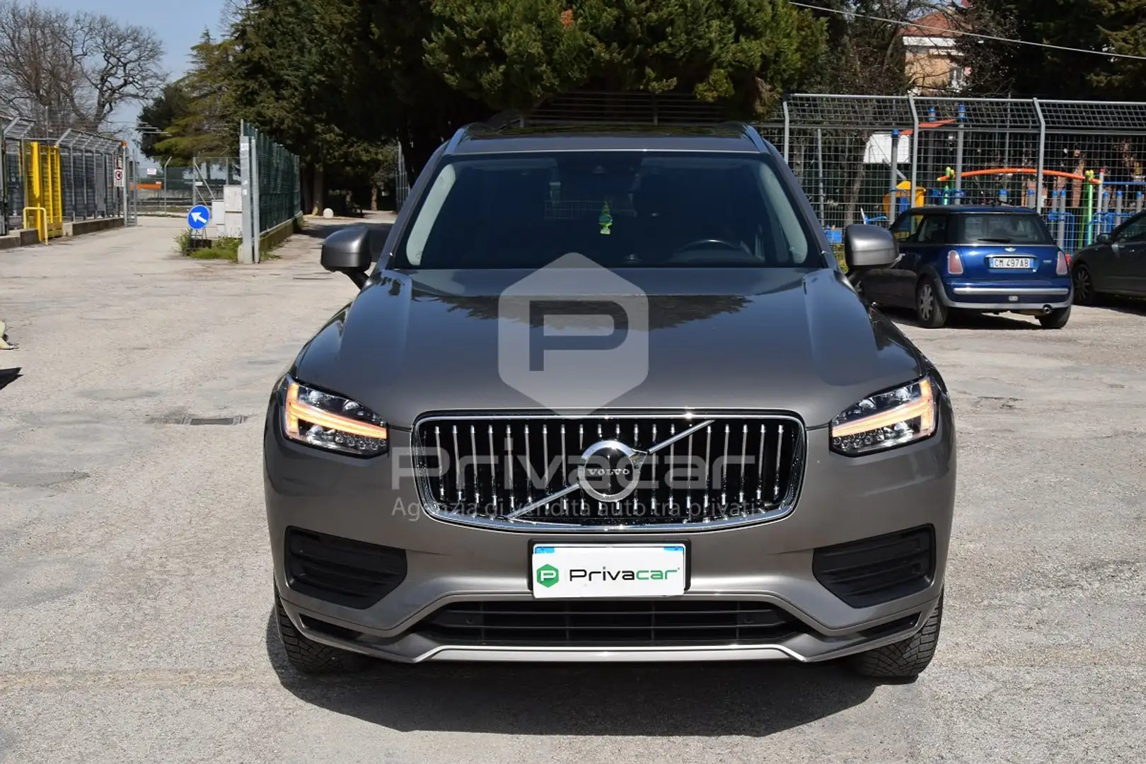 Volvo XC90 XC90 B5 (d) AWD automatico 7 posti Core Argento - 2
