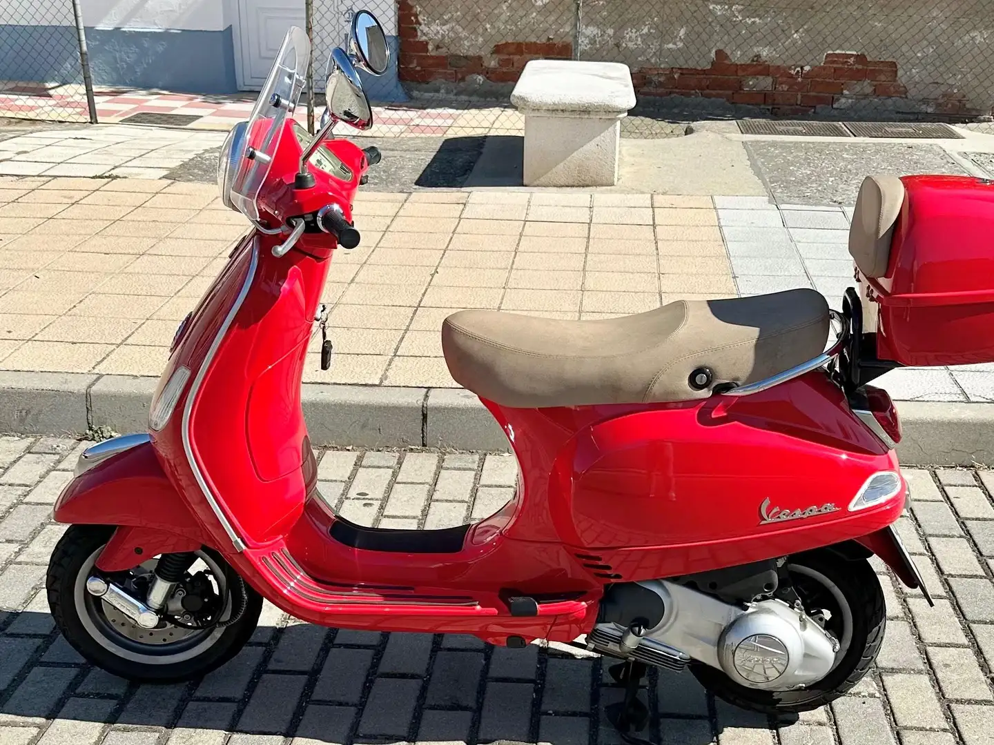 Vespa LX 125 Rojo - 2