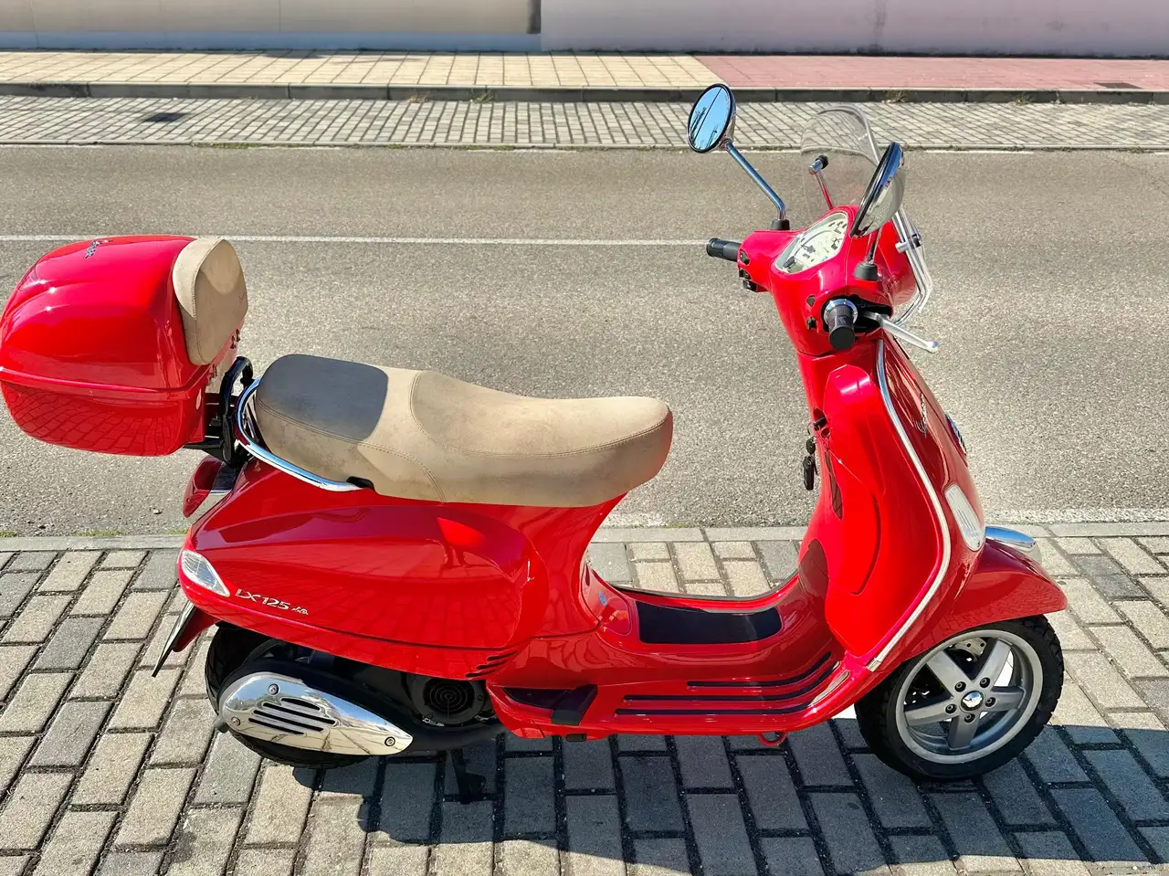 Vespa LX 125