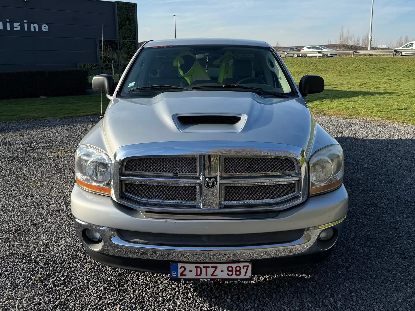 Dodge RAM 4.7 Magnum Gris - 2