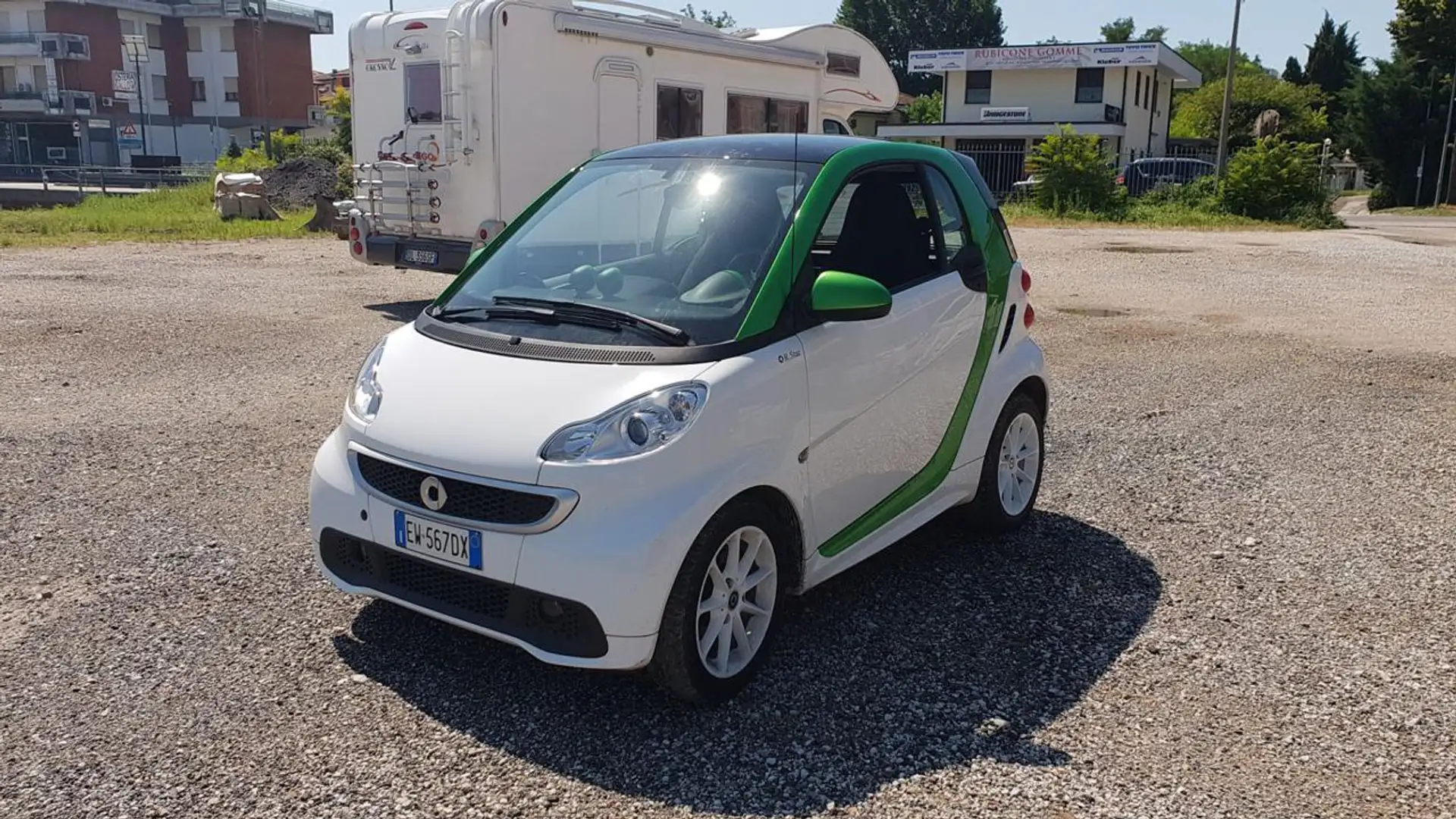 smart forTwo electric drive coupé Weiß - 1
