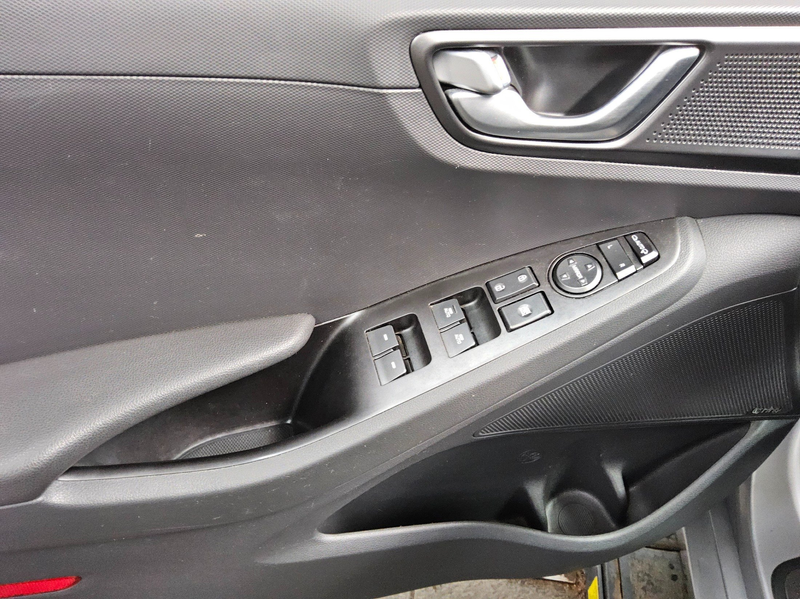 Hyundai IONIQ Elektro Style Navi LED DC RFK PDC Shz — photo 11