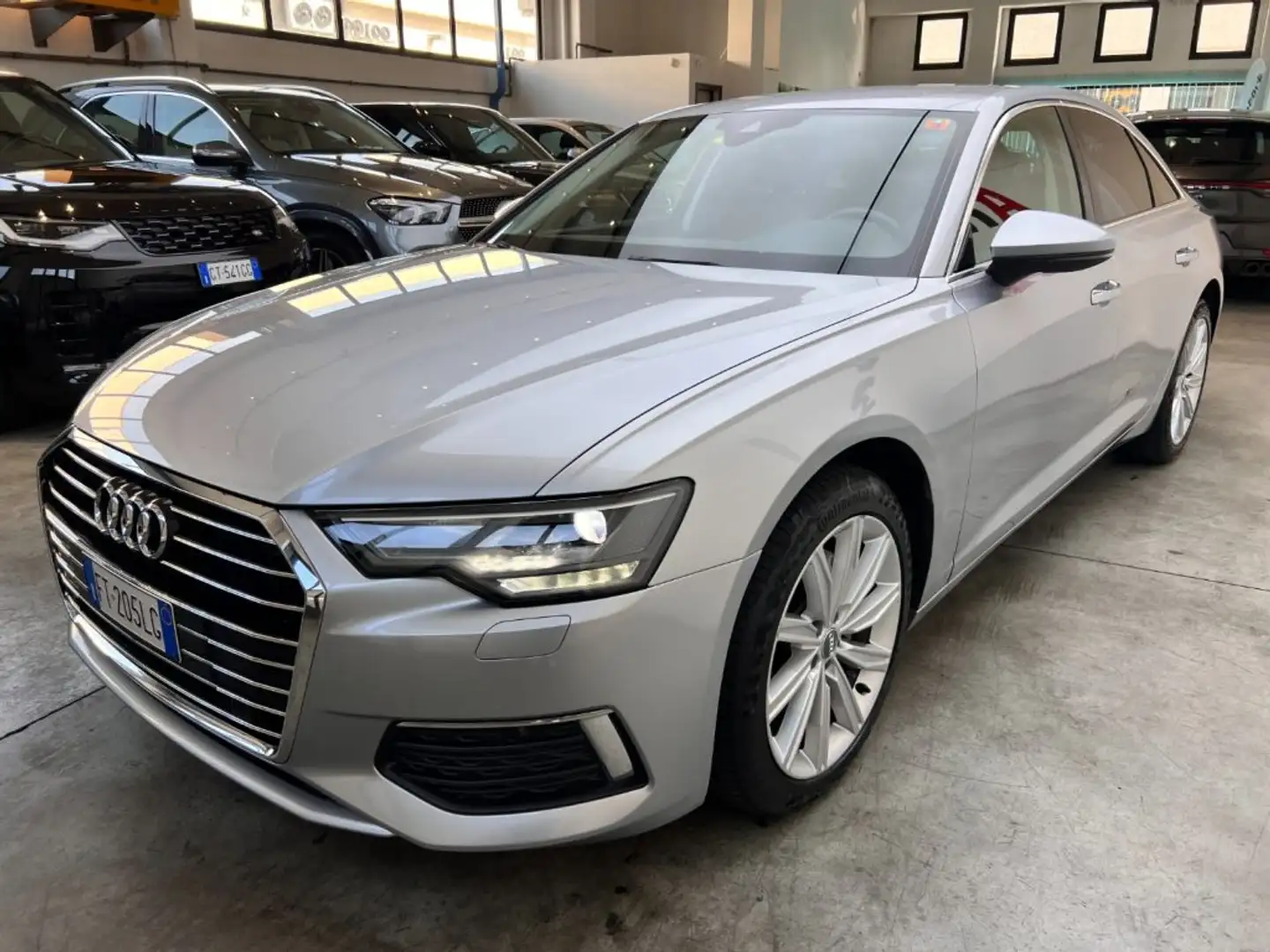 Audi A6 40 2.0 TDI S tronic Design Grau - 2