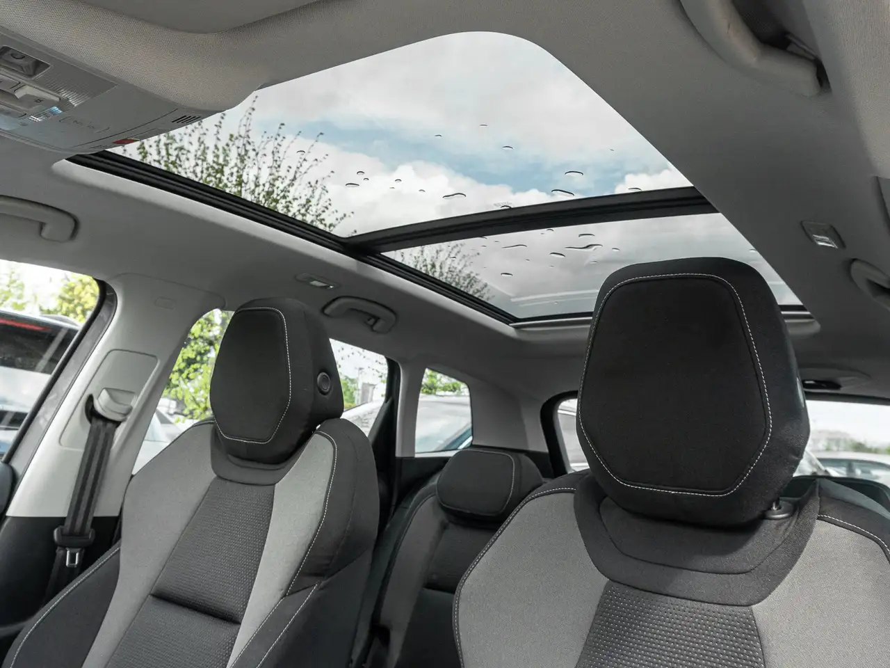 Skoda Karoq 1.5 TSI DSG Ambition Tour PANO NAVI ACC LED, миниатюра 8