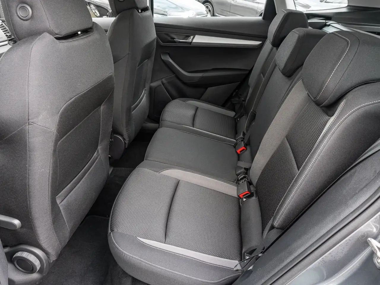 Skoda Karoq 1.5 TSI DSG Ambition Tour PANO NAVI ACC LED, миниатюра 17