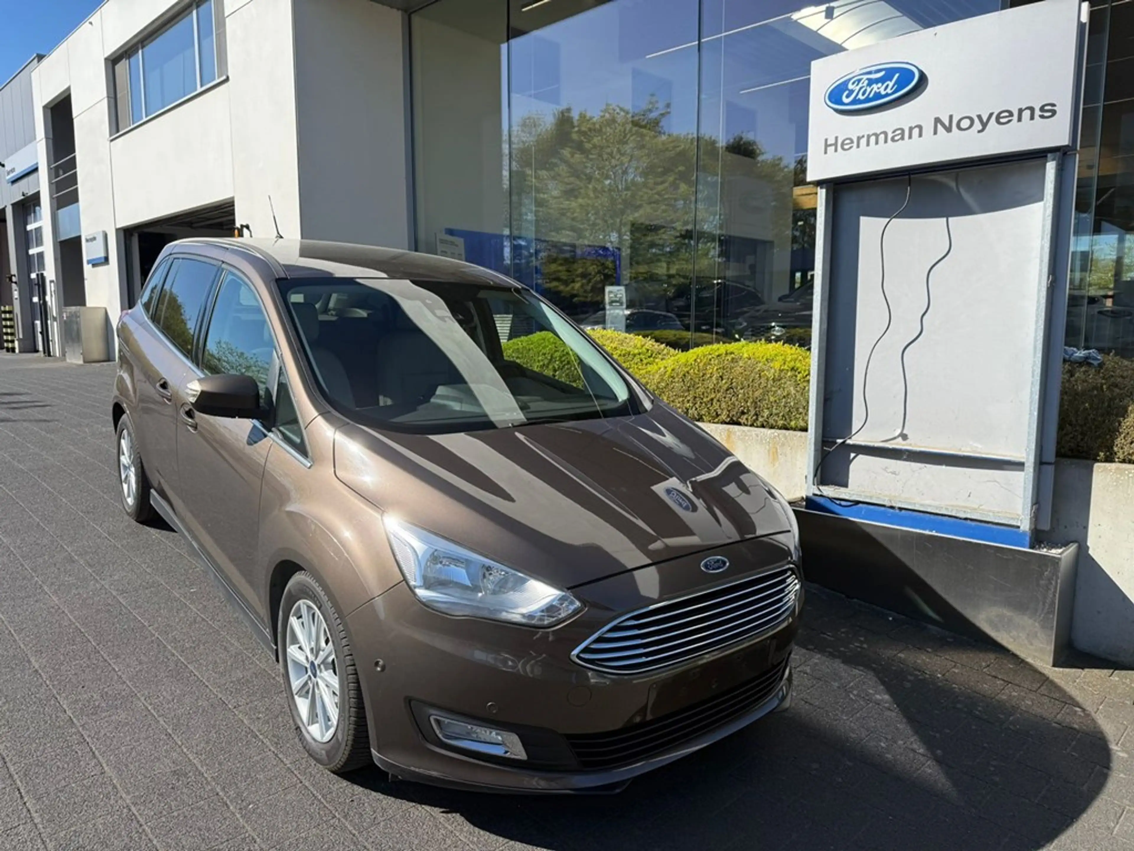 Ford Grand C-Max 1.5 Benzine — photo 2